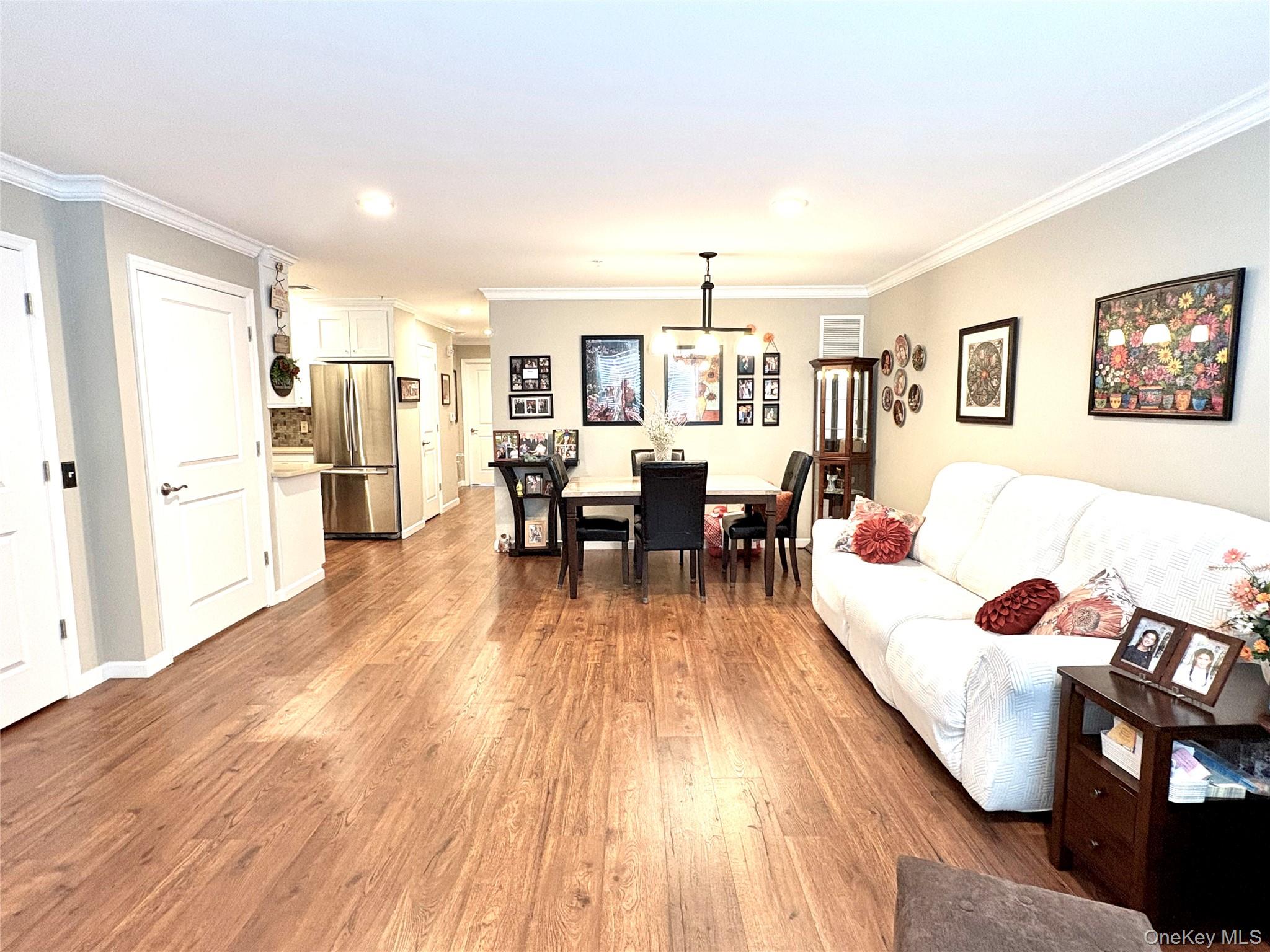 #5 photo, 11 Hunter Drive, सफ़ोक काउंटी Central Islip , NY 11722