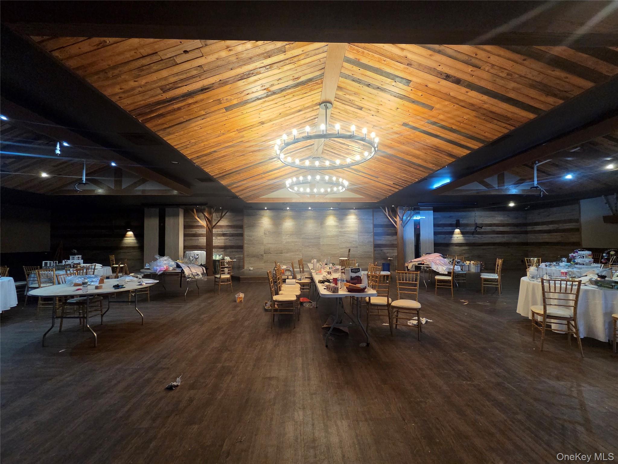 #4 photo, 167-17 Northern Boulevard, קווינס Flushing , NY 11358