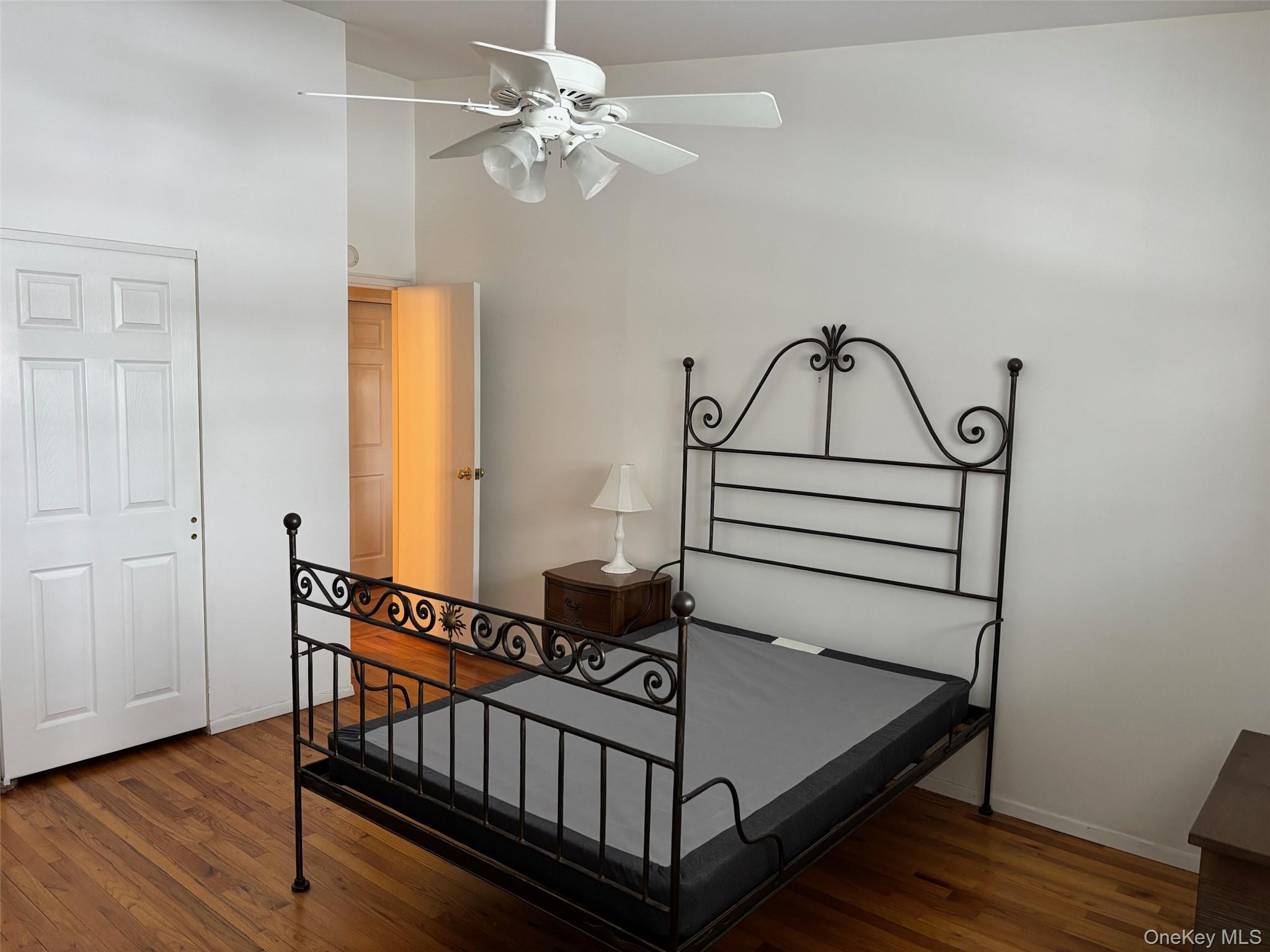 #8 photo, 6 Ivy, Farmingdale , NY 11735