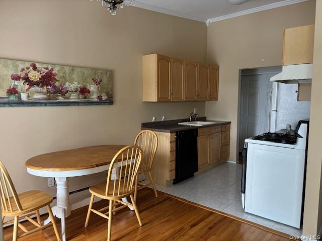 #9 photo, 6 Ivy, Farmingdale , NY 11735