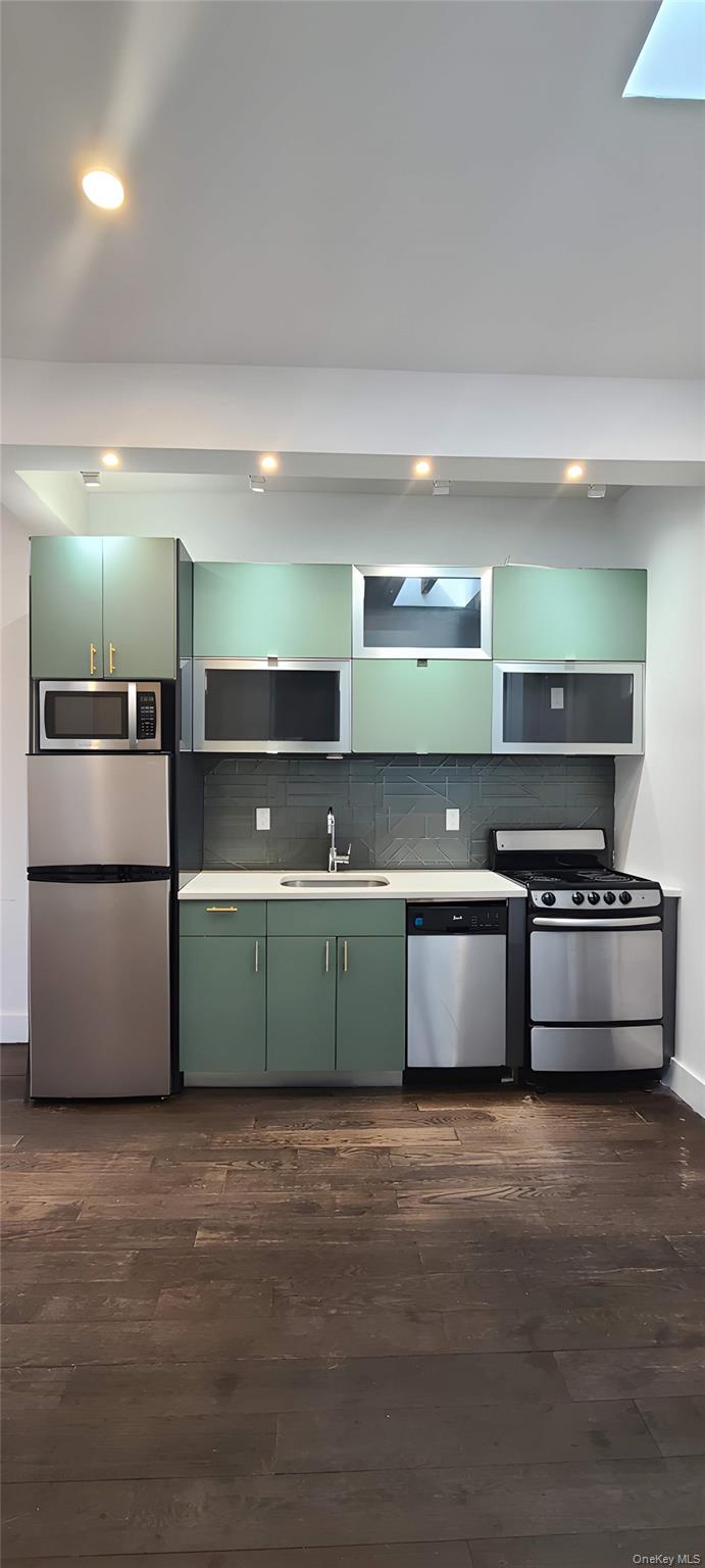 #3 photo, 548 Howard Avenue, ब्रुकलीन Brooklyn , NY 11233