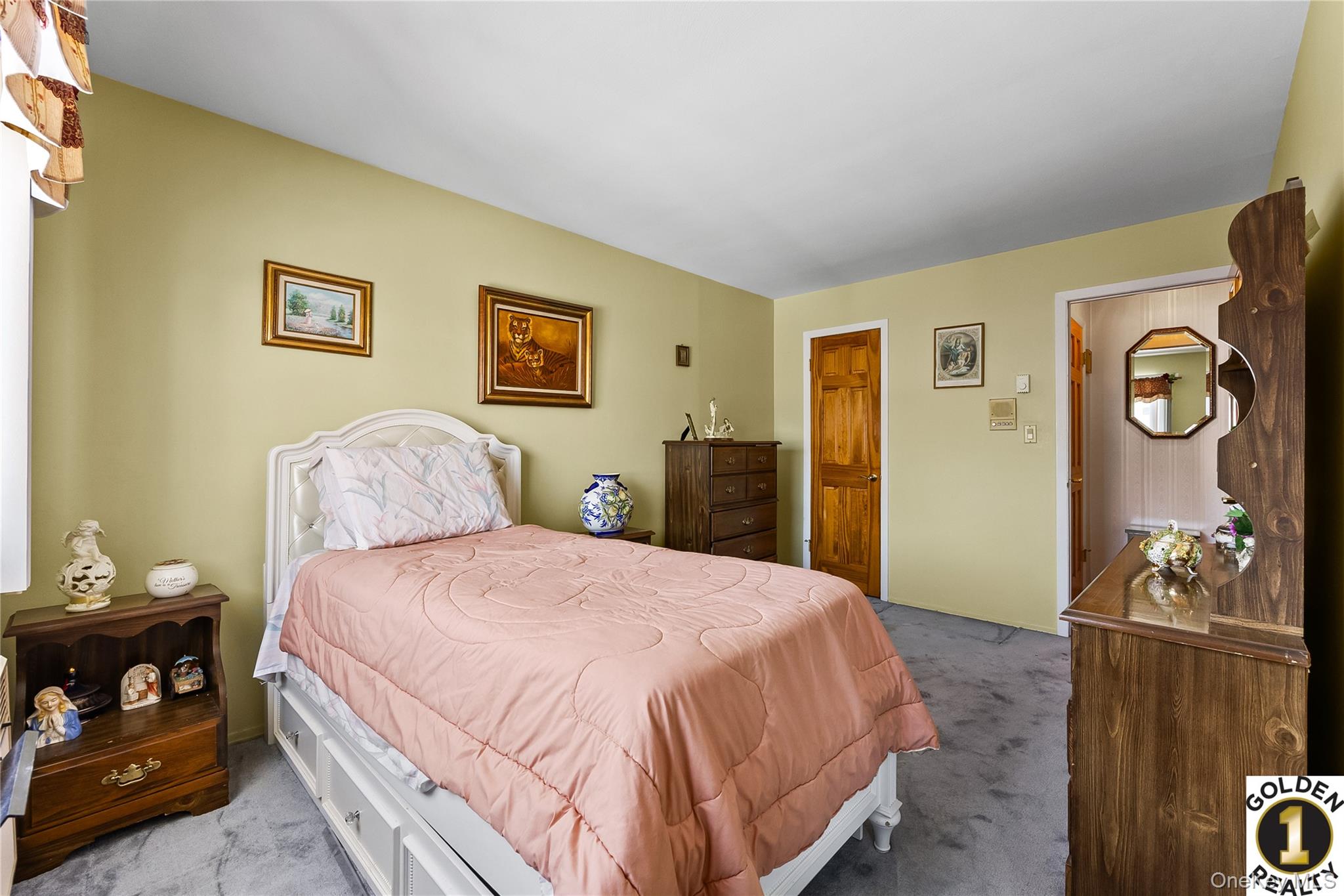 #15 photo, 1665 156th Street, Whitestone , NY 11357