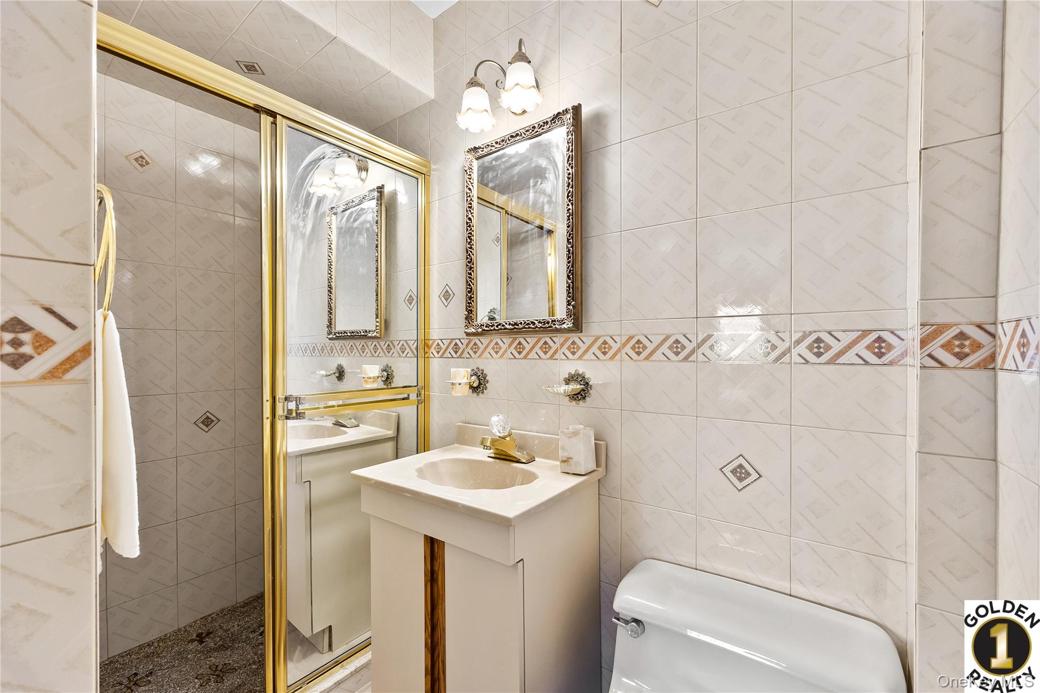 #16 photo, 1665 156th Street, Whitestone , NY 11357