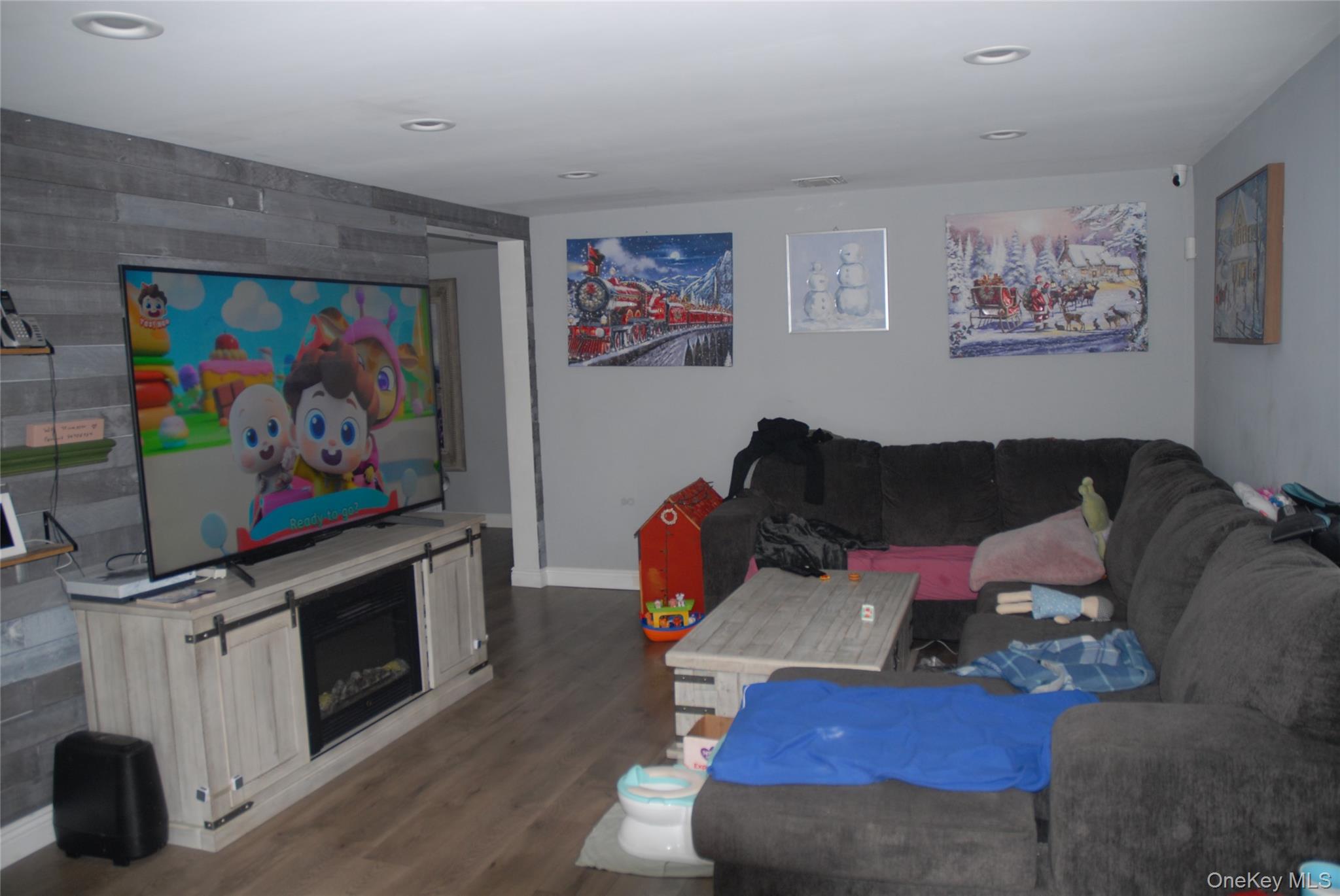 #5 photo, 137 Carleton Drive, Shirley , NY 11967