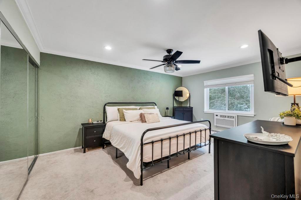 #23 photo, 73 Richmond Boulevard, #3B, Ronkonkoma , NY 11779