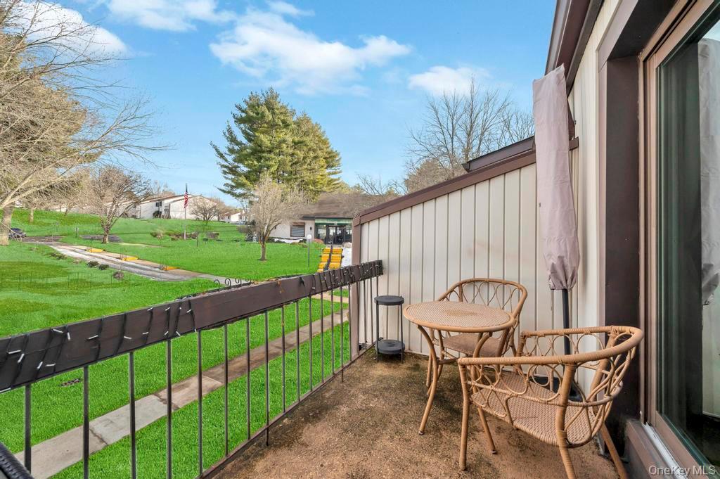 #29 photo, 73 Richmond Boulevard, #3B, Ronkonkoma , NY 11779