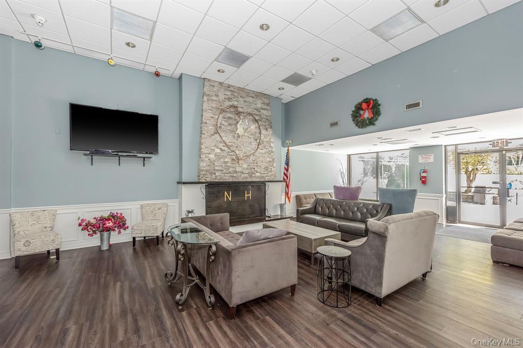 #35 photo, 73 Richmond Boulevard, #3B, Ronkonkoma , NY 11779