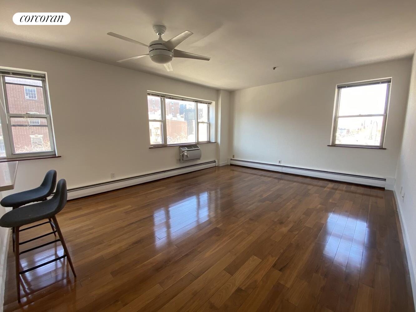 #2 photo, New York City, מנהטן East Village , NY 10009