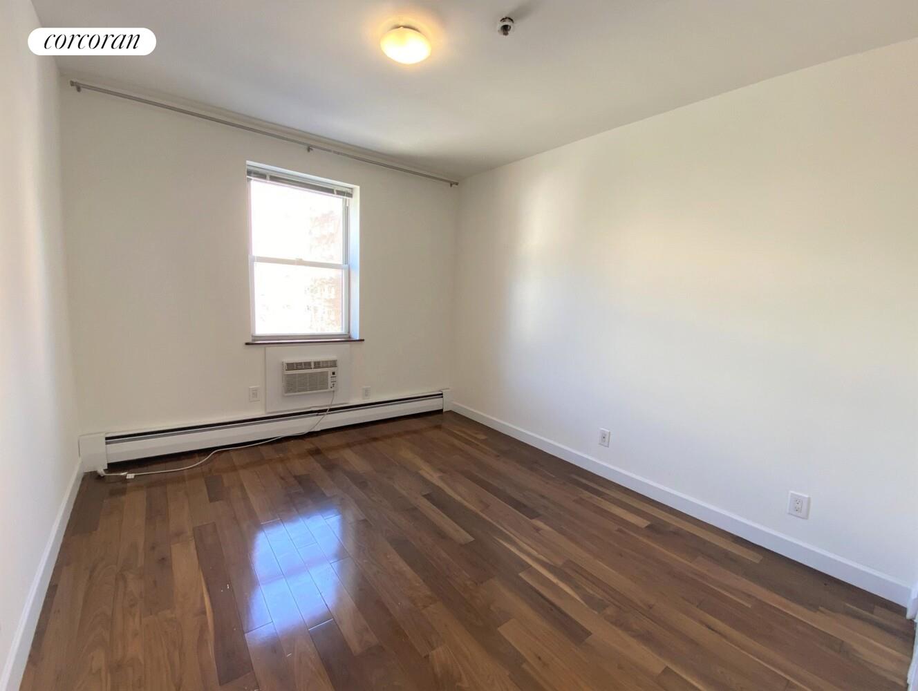 #3 photo, New York City, מנהטן East Village , NY 10009