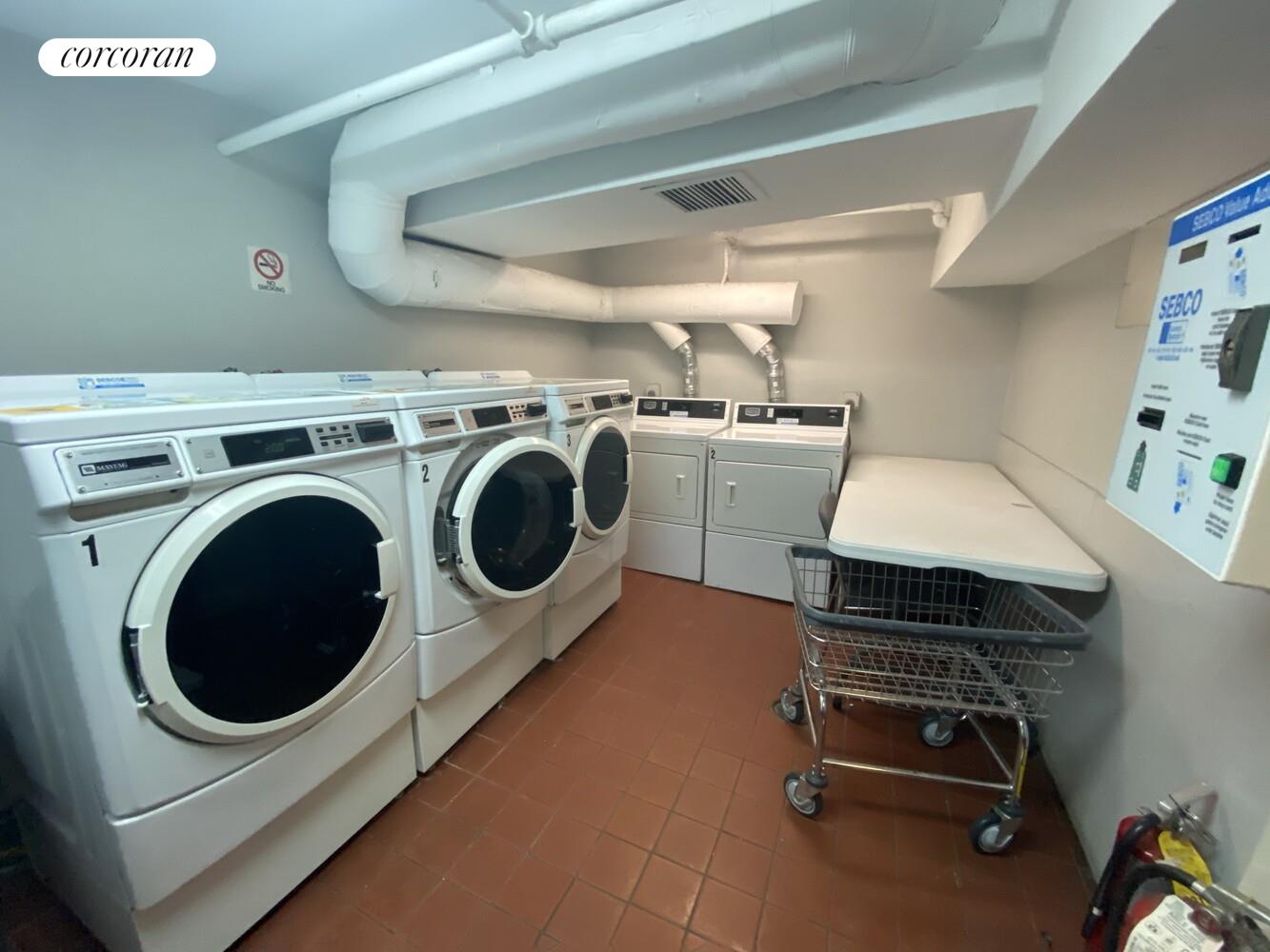 #6 photo, New York City, מנהטן East Village , NY 10009