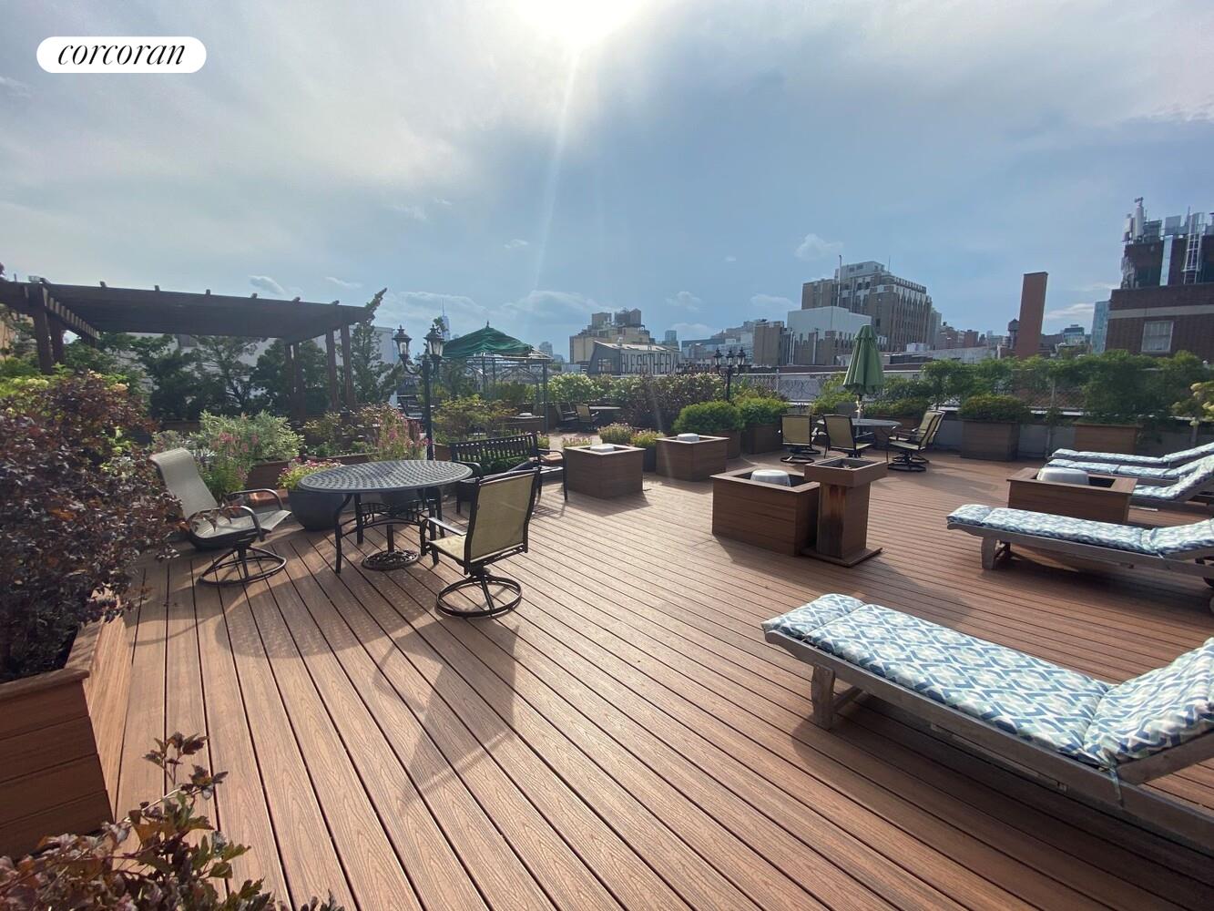 #7 photo, New York City, מנהטן East Village , NY 10009