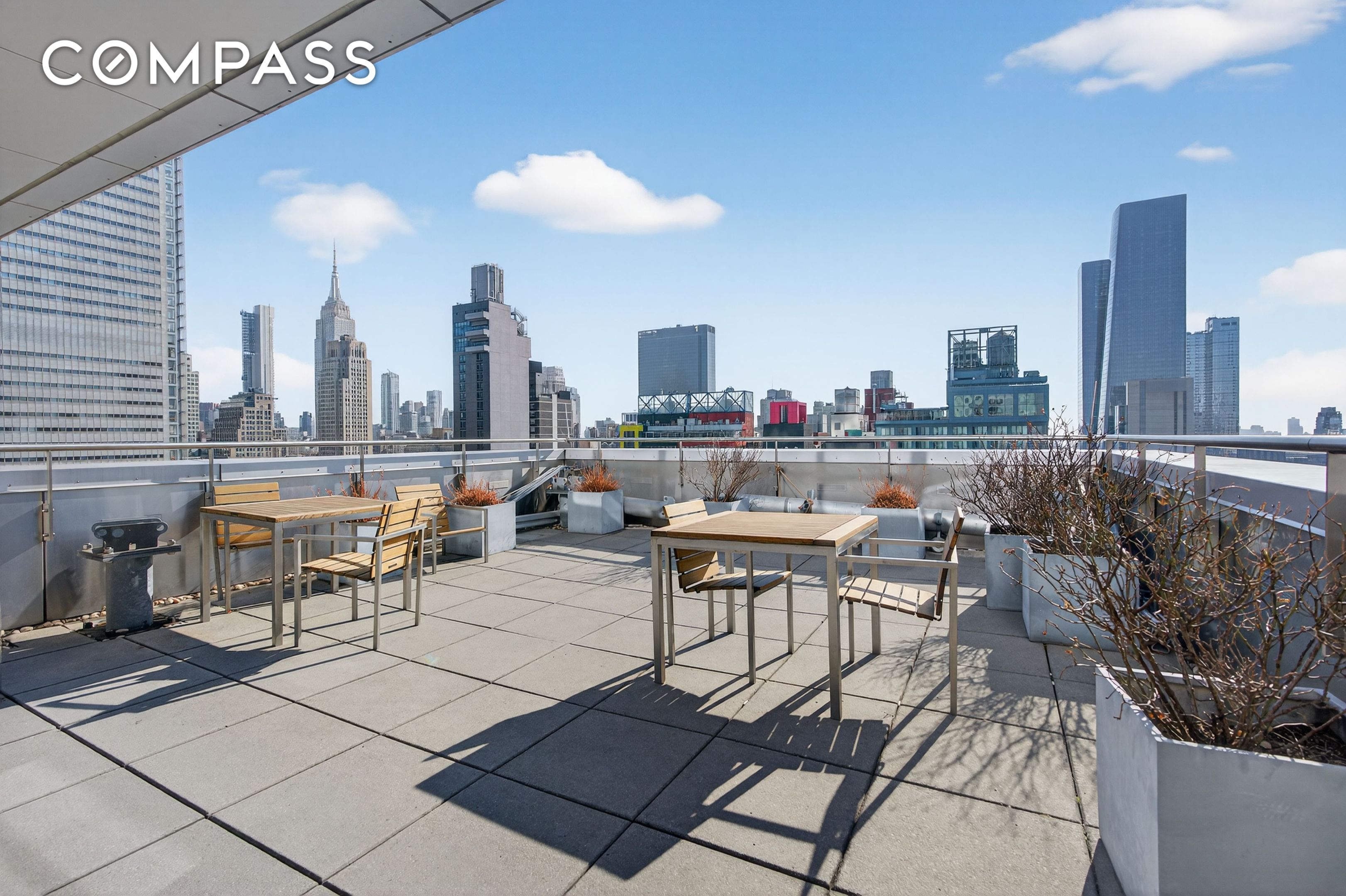 #19 photo, 350 W 42nd Street, मैनहटन Hell's Kitchen , NY 10036