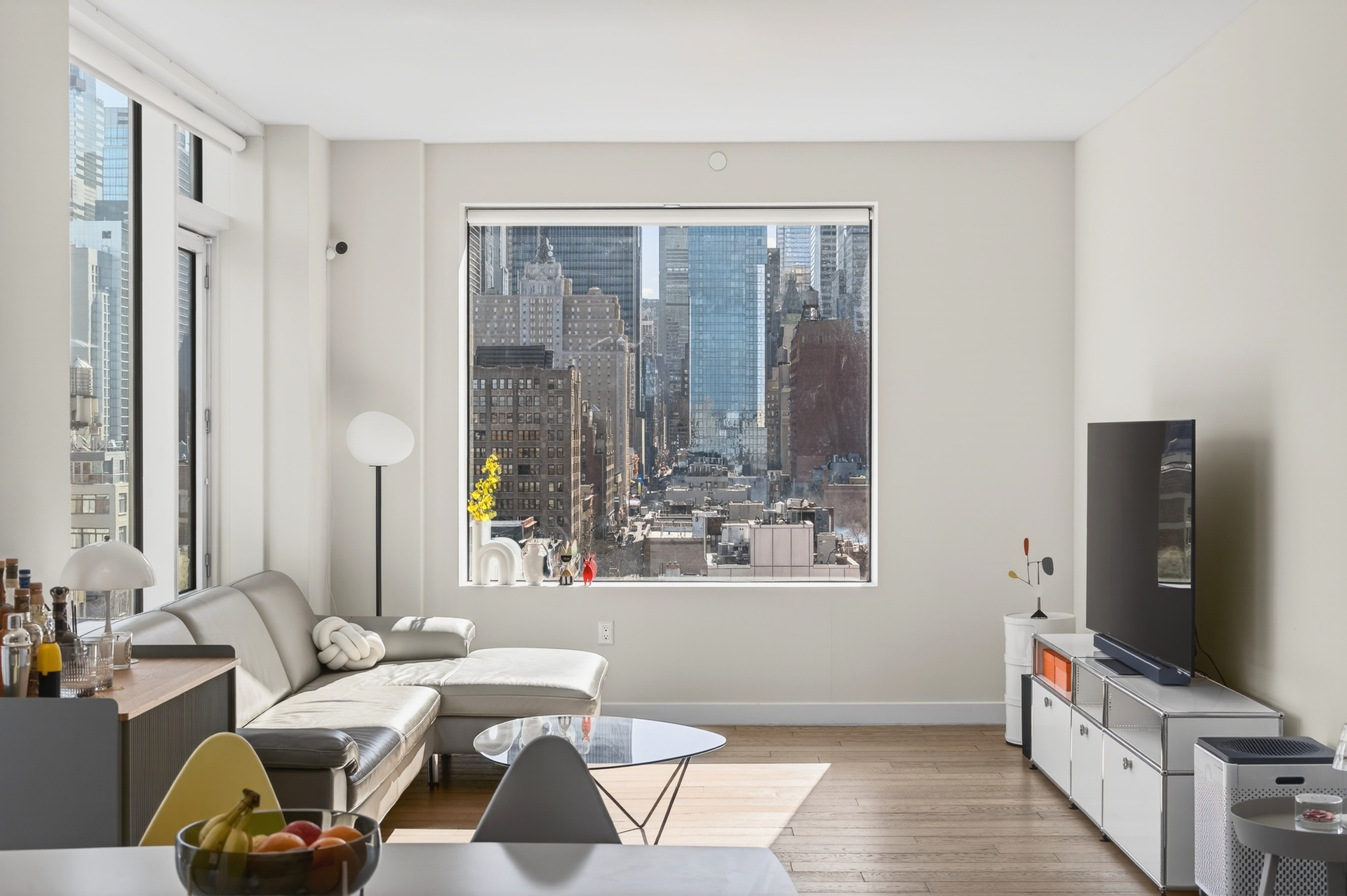 #4 photo, 505 W 43RD Street, Hell's Kitchen , NY 10036