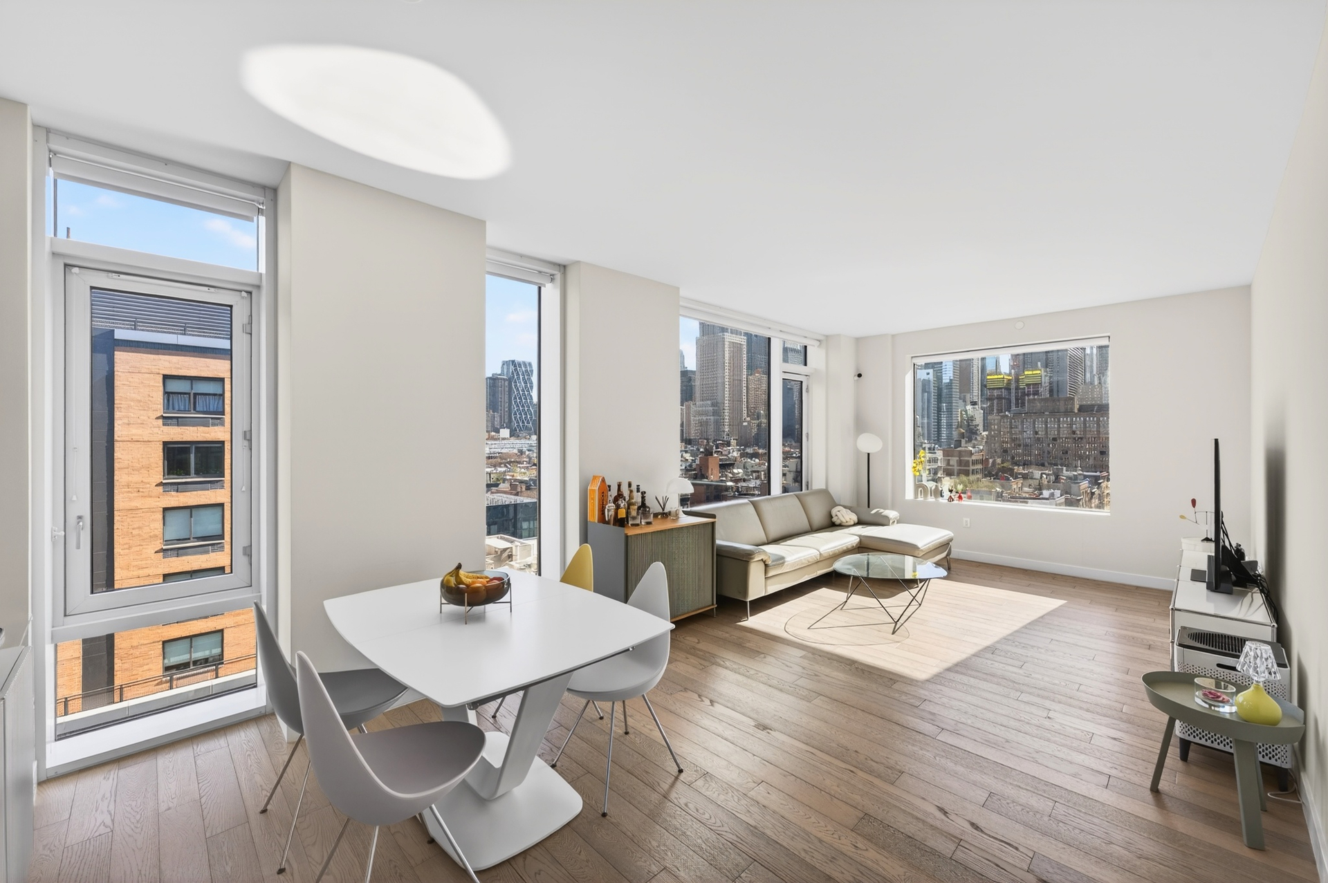 #6 photo, 505 W 43RD Street, Hell's Kitchen , NY 10036