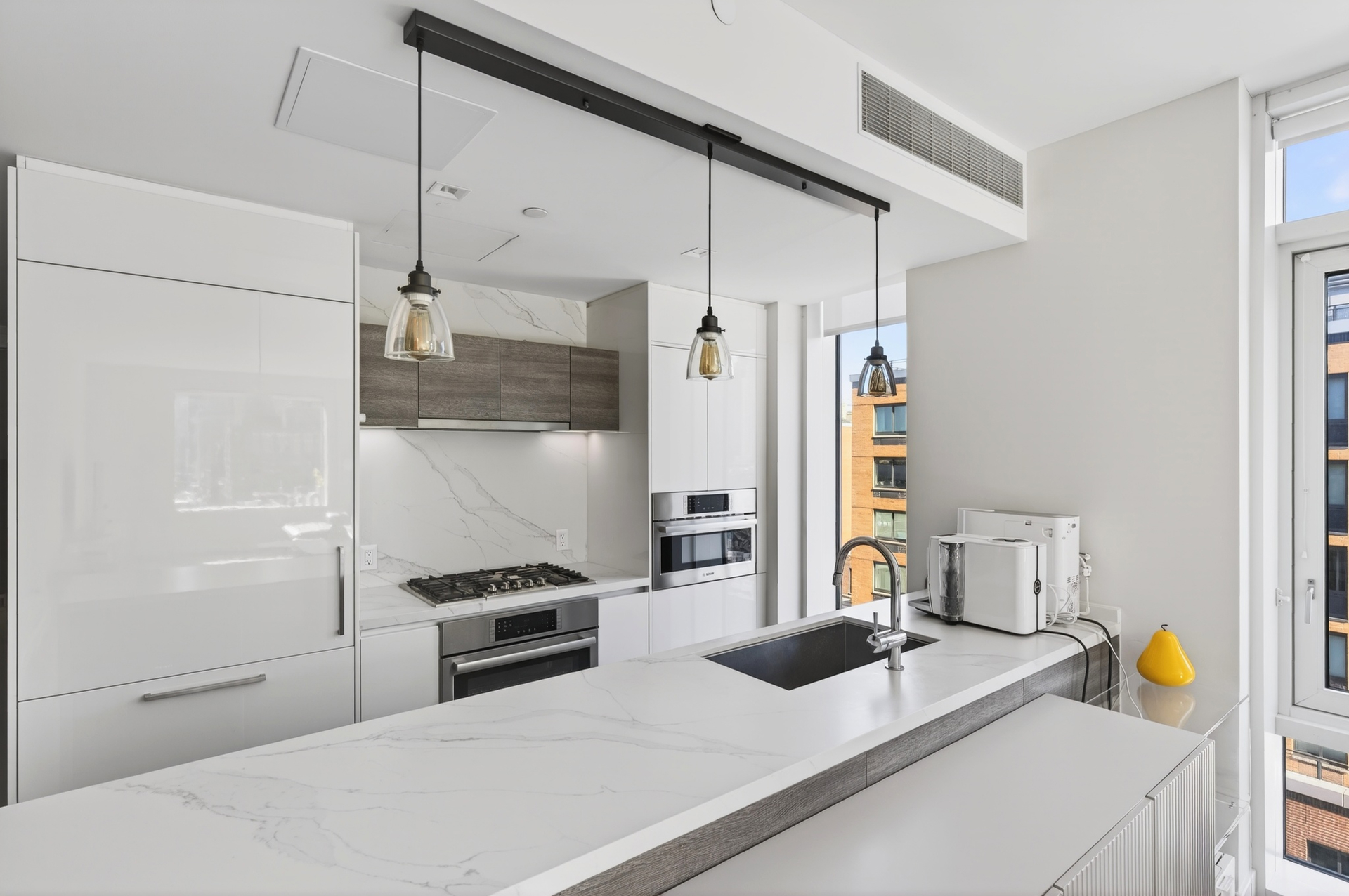 #8 photo, 505 W 43RD Street, Hell's Kitchen , NY 10036