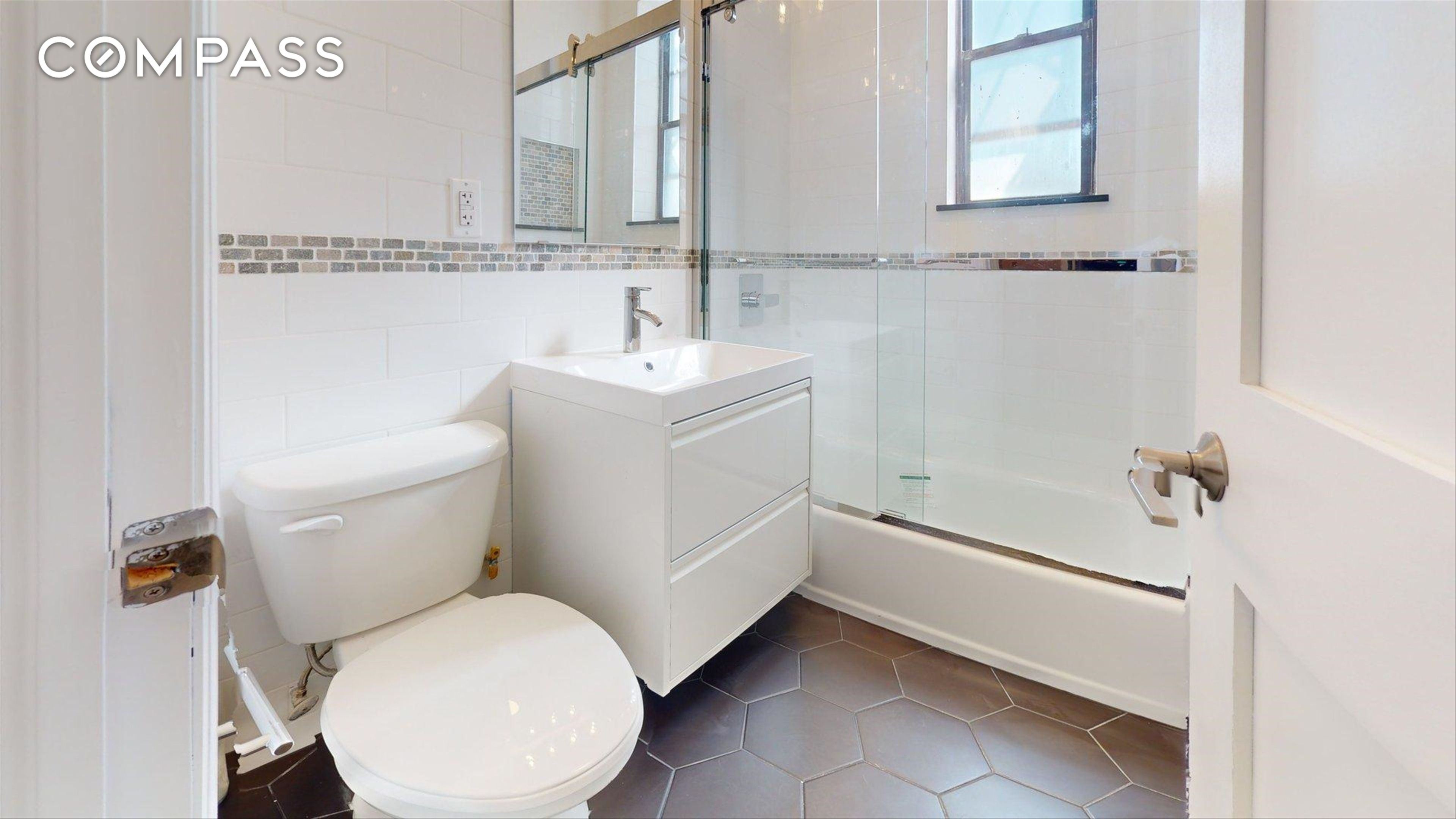 #14 photo, 7609 4th Avenue, ब्रुकलीन Bay Ridge , NY 11209