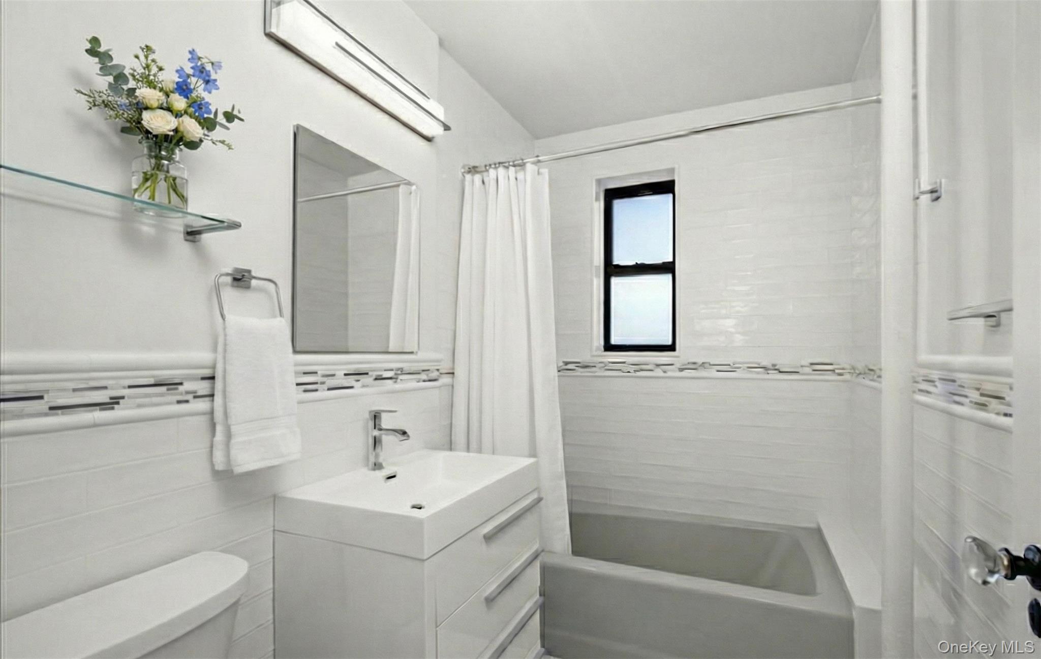 #18 photo, 412 Munro Avenue, Mamaroneck , NY 10543