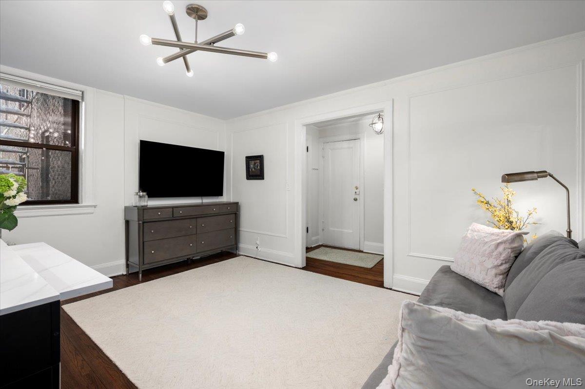 #7 photo, 412 Munro Avenue, Mamaroneck , NY 10543