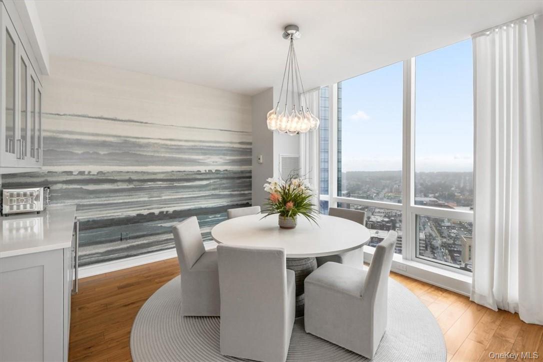 #14 photo, 5 Renaissance Square, White Plains , NY 10601