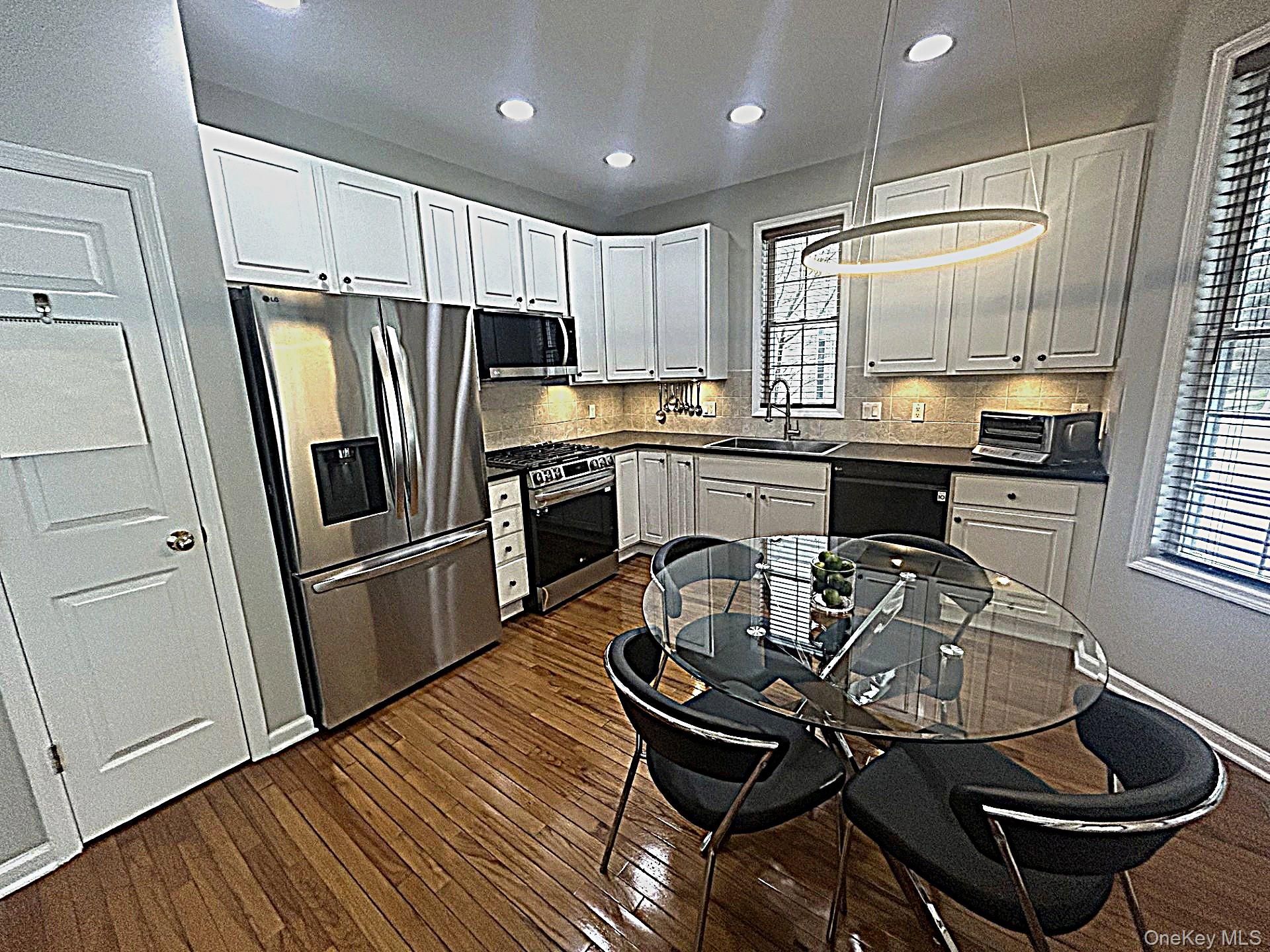 #13 photo, 7 Limerick Court, White Plains , NY 10603