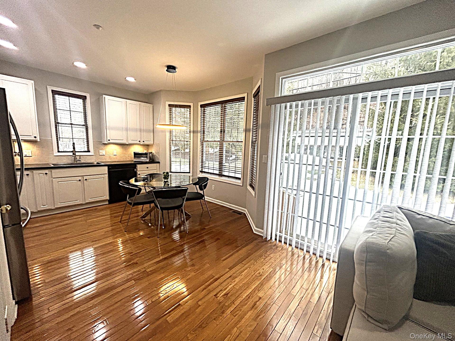 #15 photo, 7 Limerick Court, White Plains , NY 10603