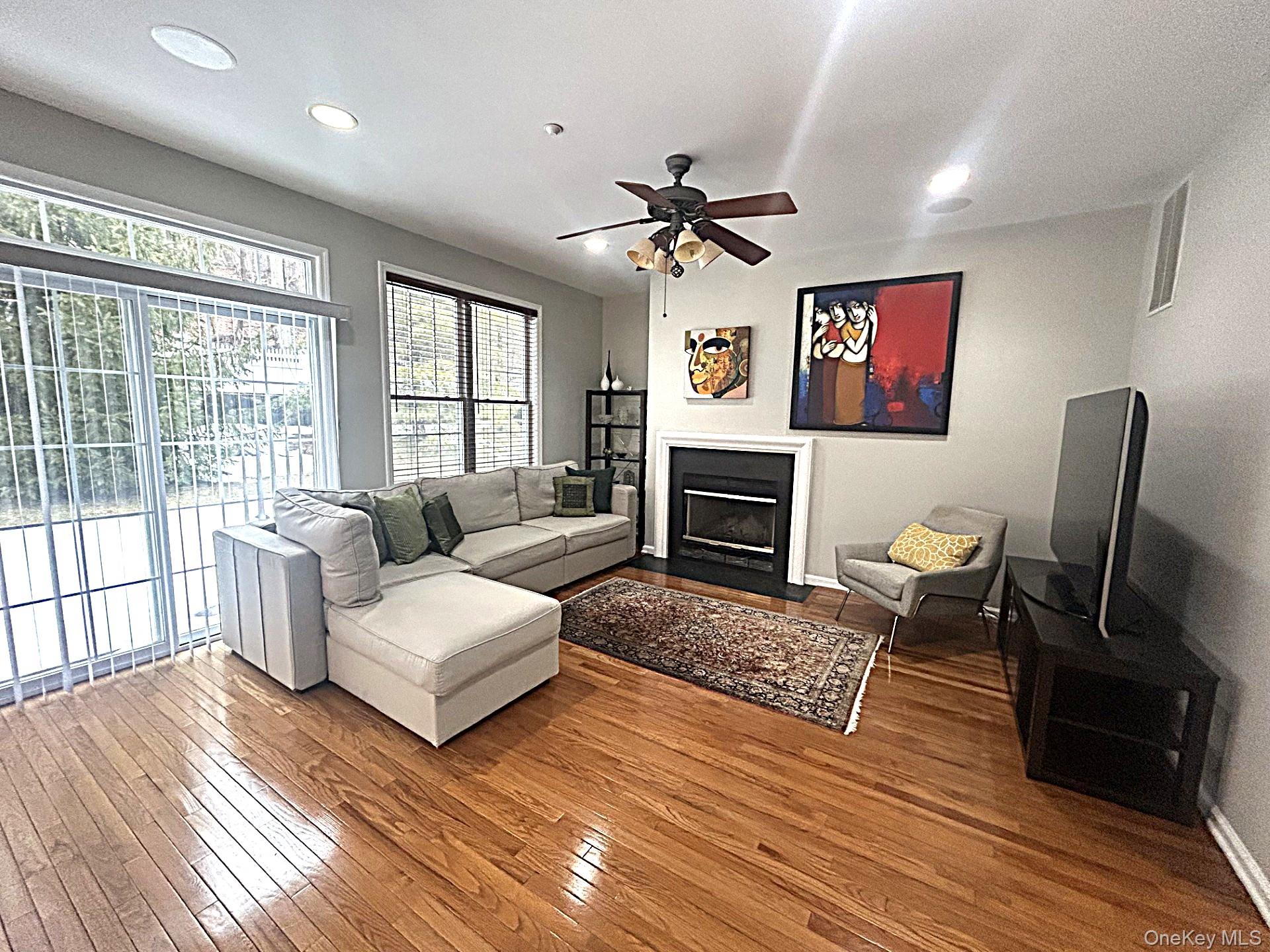 #16 photo, 7 Limerick Court, White Plains , NY 10603