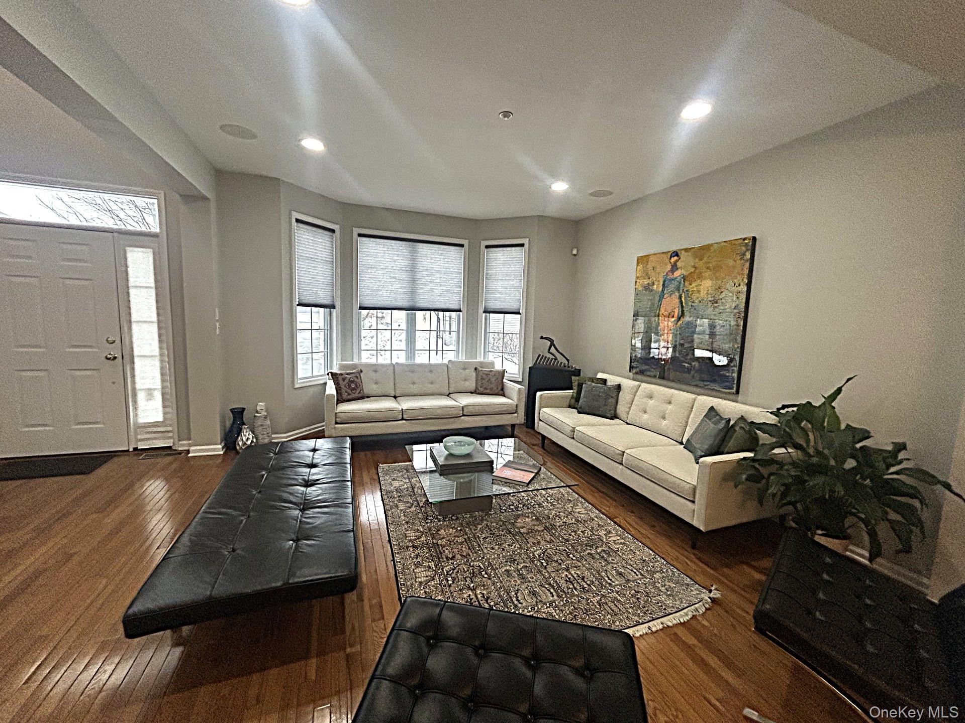 #8 photo, 7 Limerick Court, White Plains , NY 10603