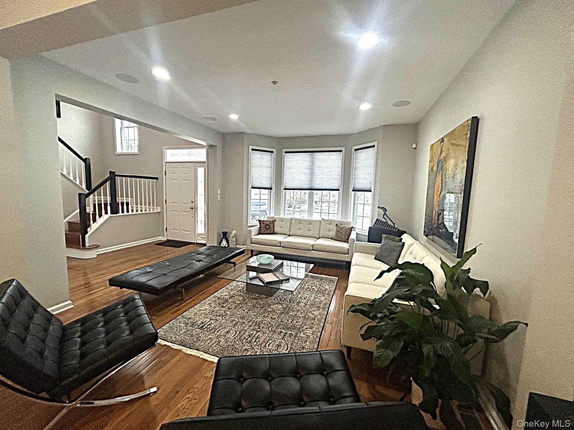 #9 photo, 7 Limerick Court, White Plains , NY 10603