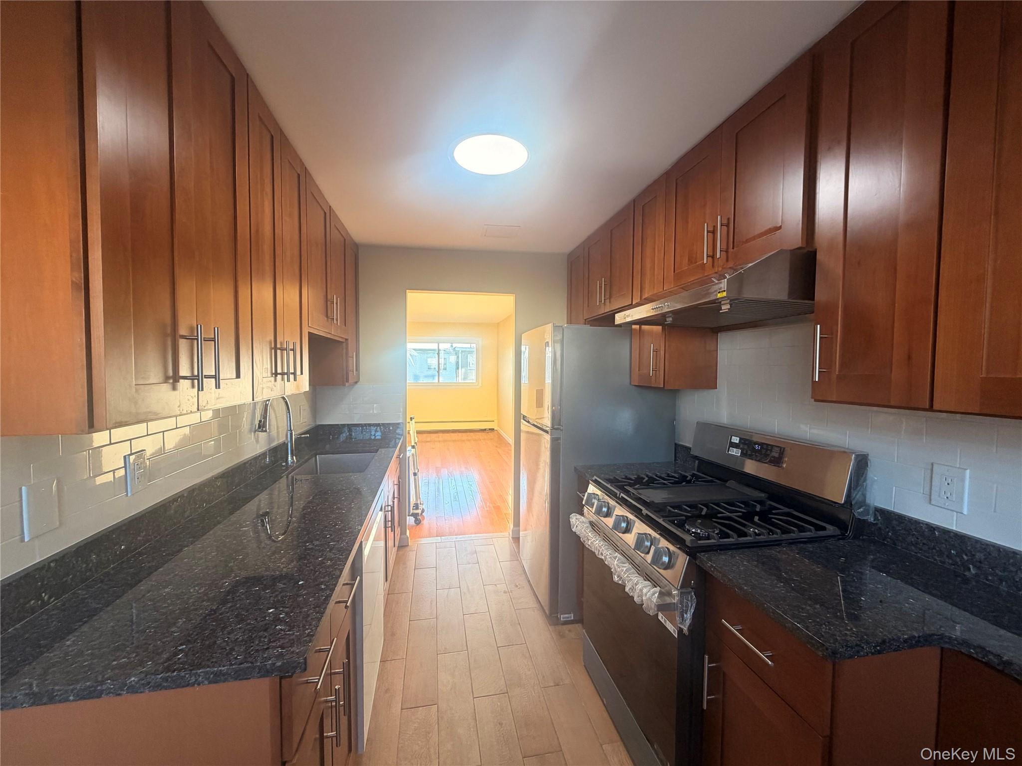 #3 photo, 72 Greenway Terrace, Middletown , NY 10941