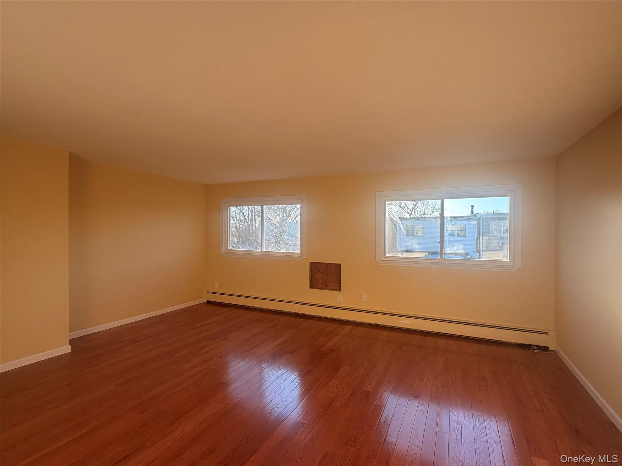 #4 photo, 72 Greenway Terrace, Middletown , NY 10941