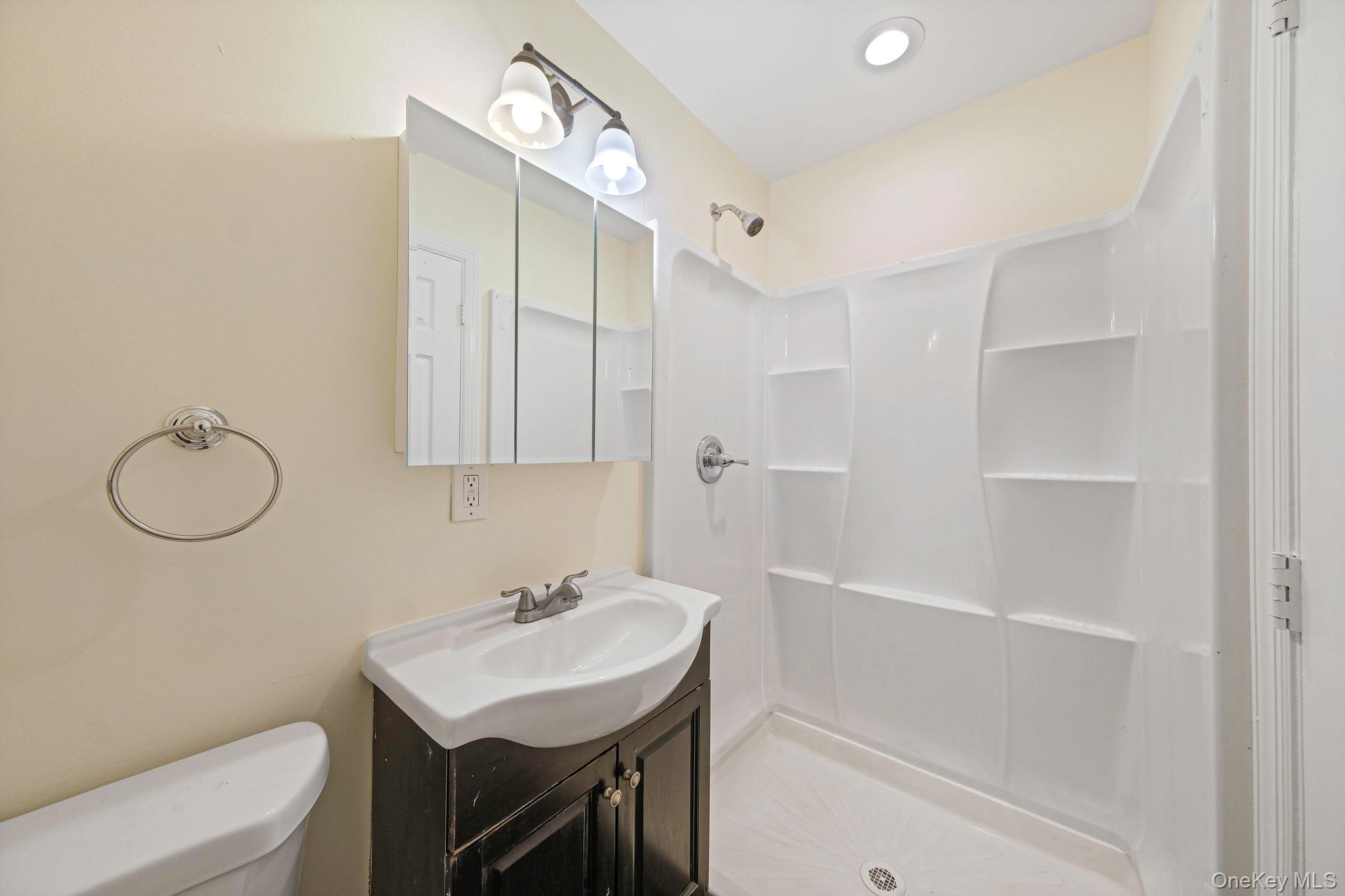 #19 photo, 22 Overbrook Street, Riverhead , NY 11901