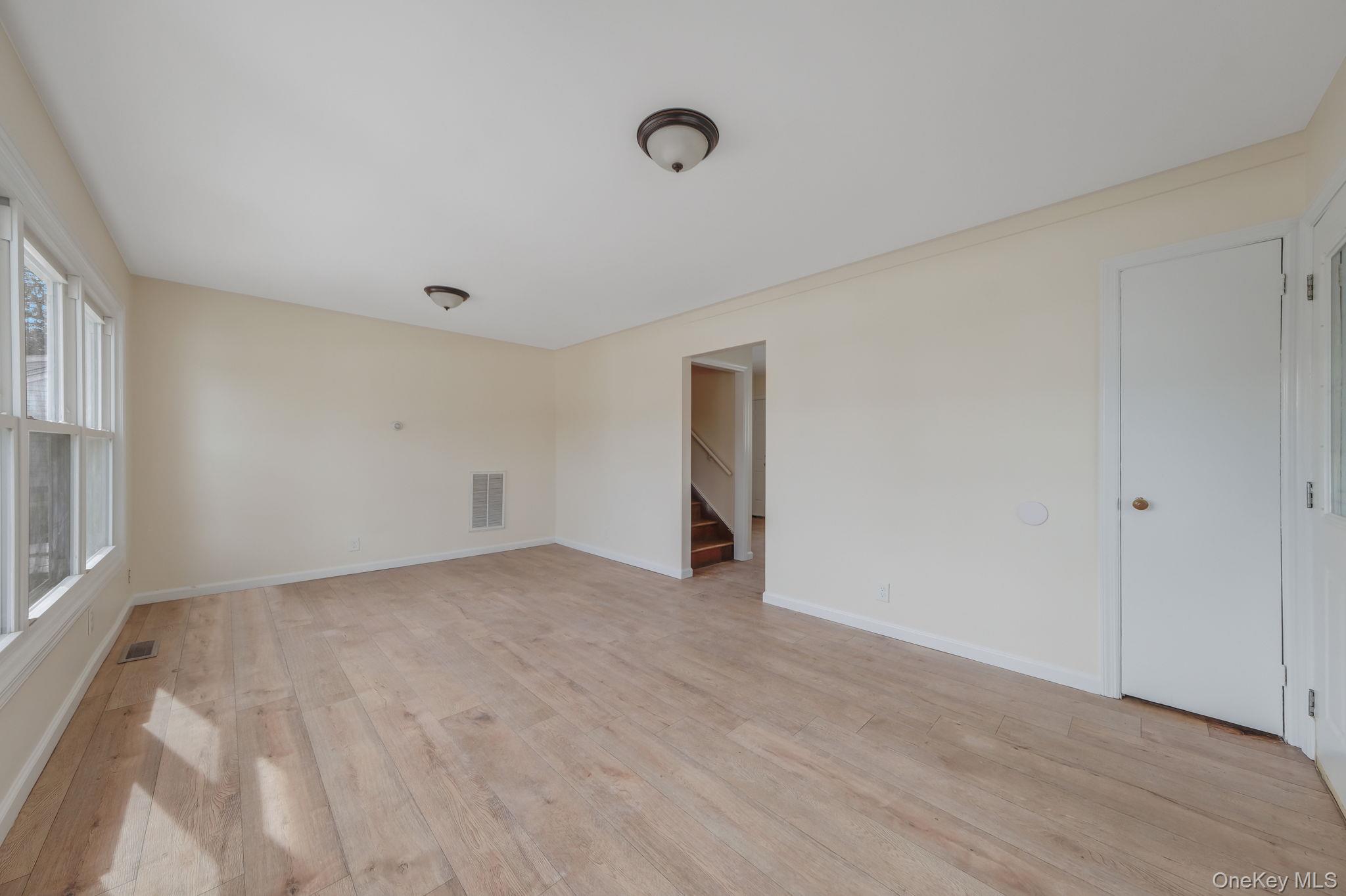 #5 photo, 22 Overbrook Street, Riverhead , NY 11901