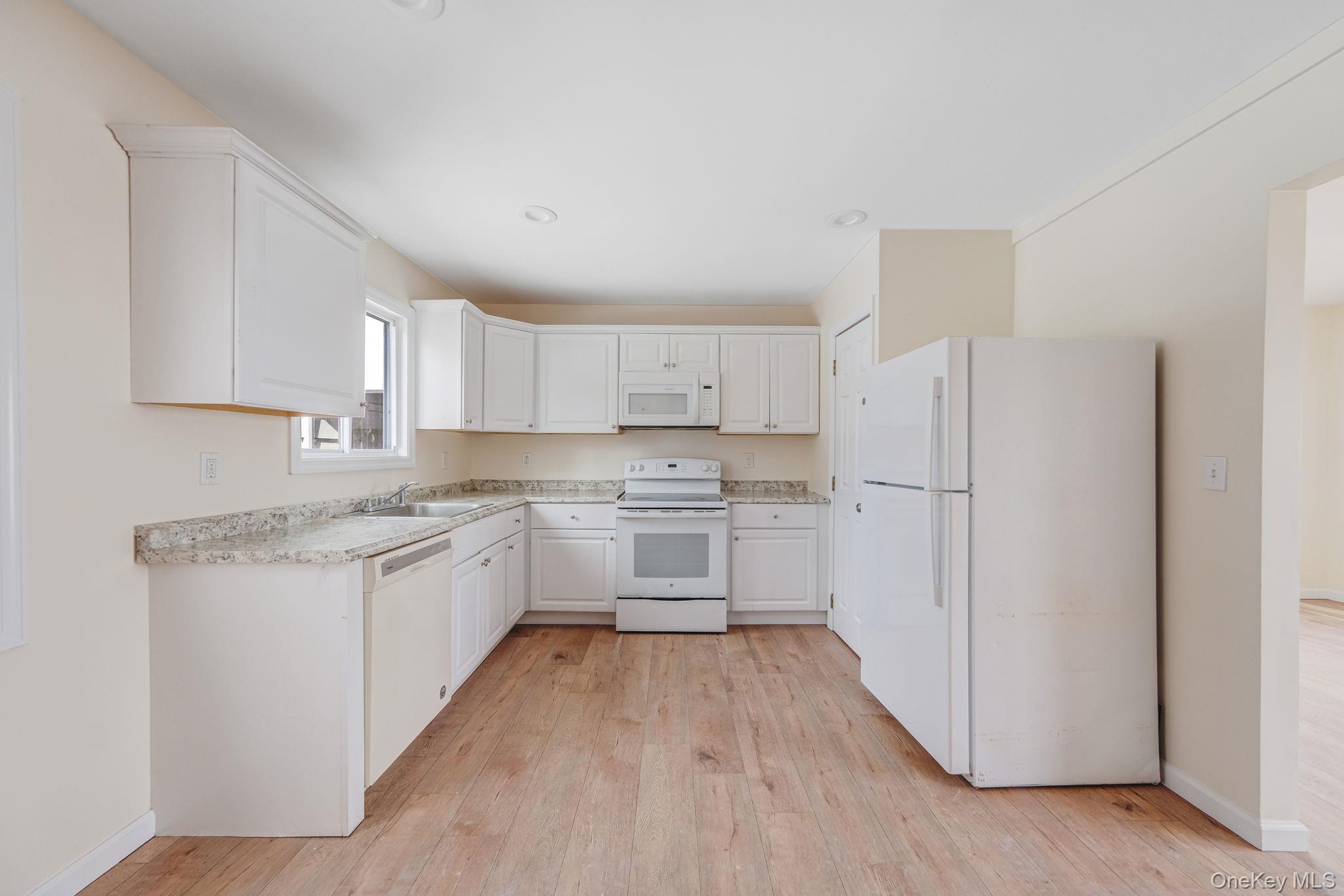 #9 photo, 22 Overbrook Street, Riverhead , NY 11901