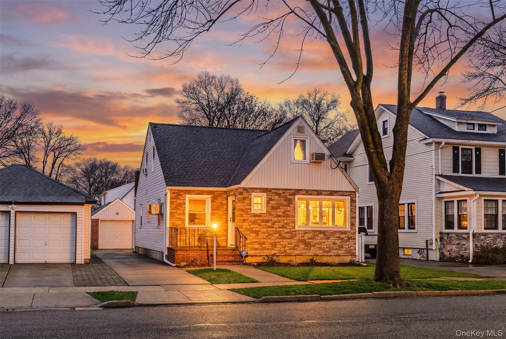 #2 photo, 38 Hawthorne Avenue, Floral Park , NY 11001