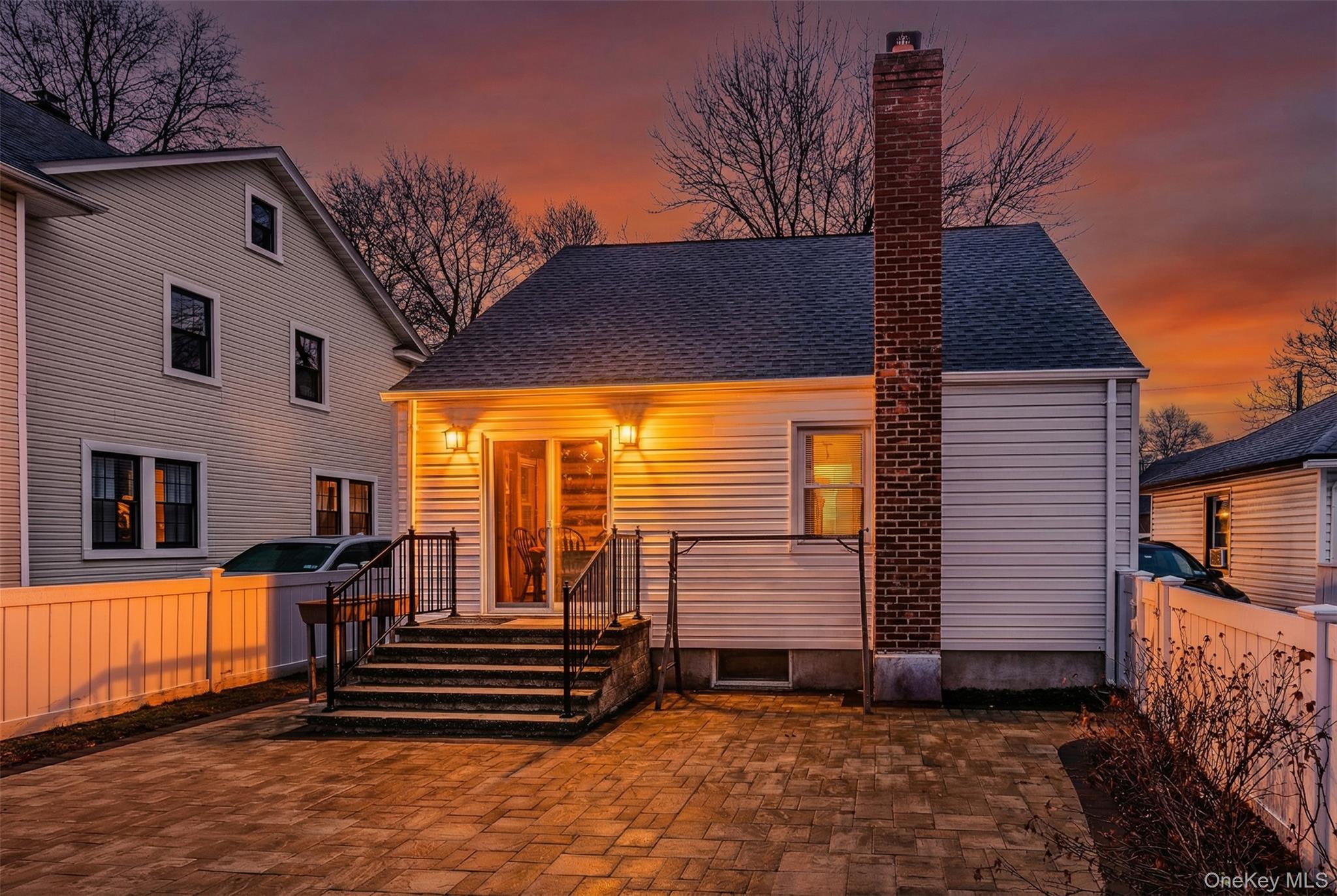 #3 photo, 38 Hawthorne Avenue, Floral Park , NY 11001