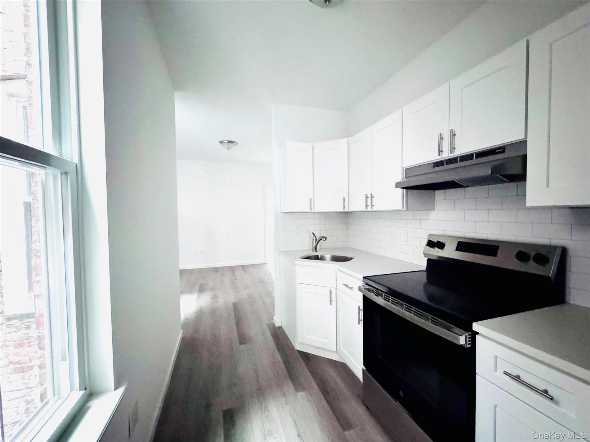 #5 photo, 1688 Gates Avenue, Ridgewood , NY 11385