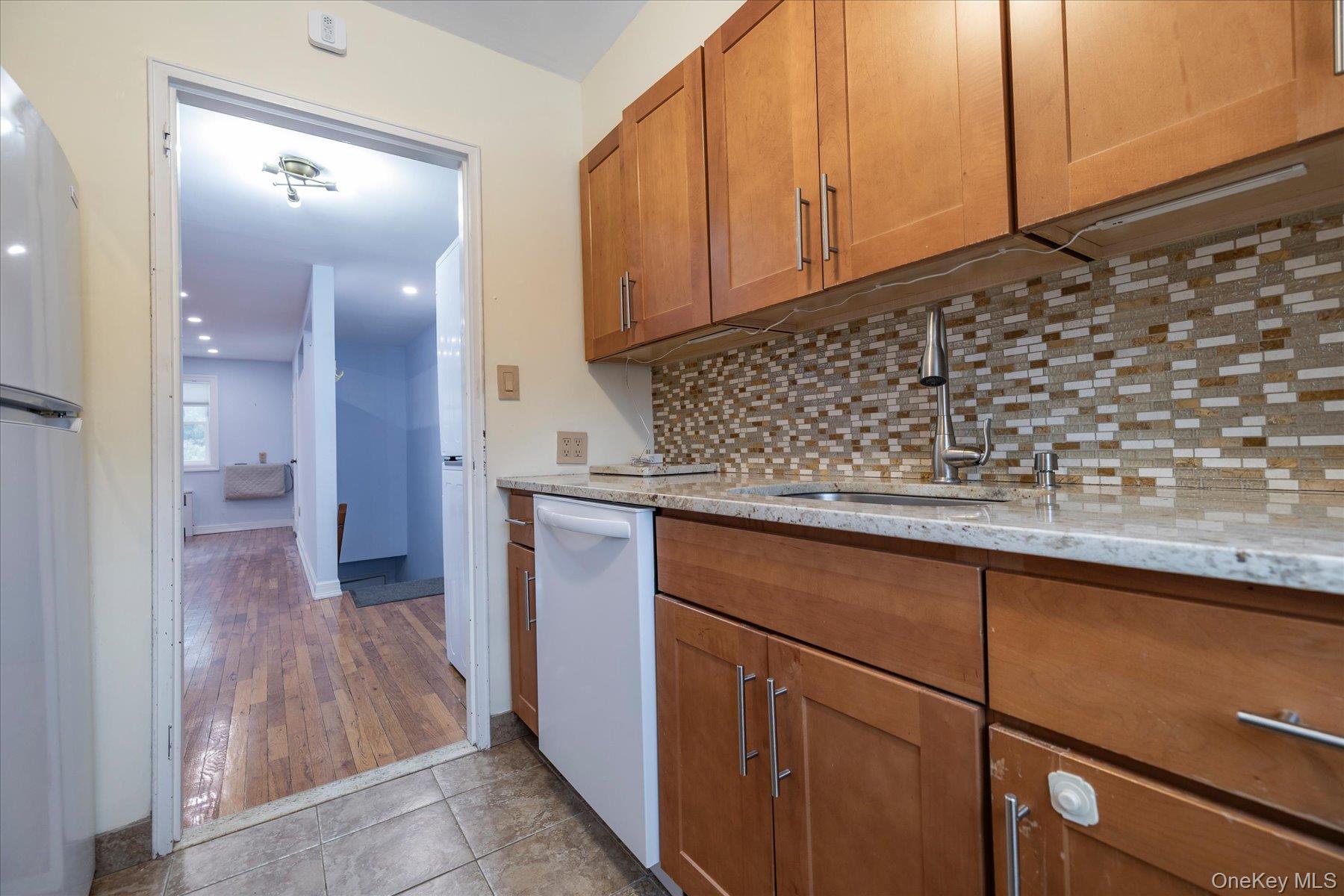 #4 photo, 22930 Kingsbury Avenue, Oakland Gardens , NY 11364