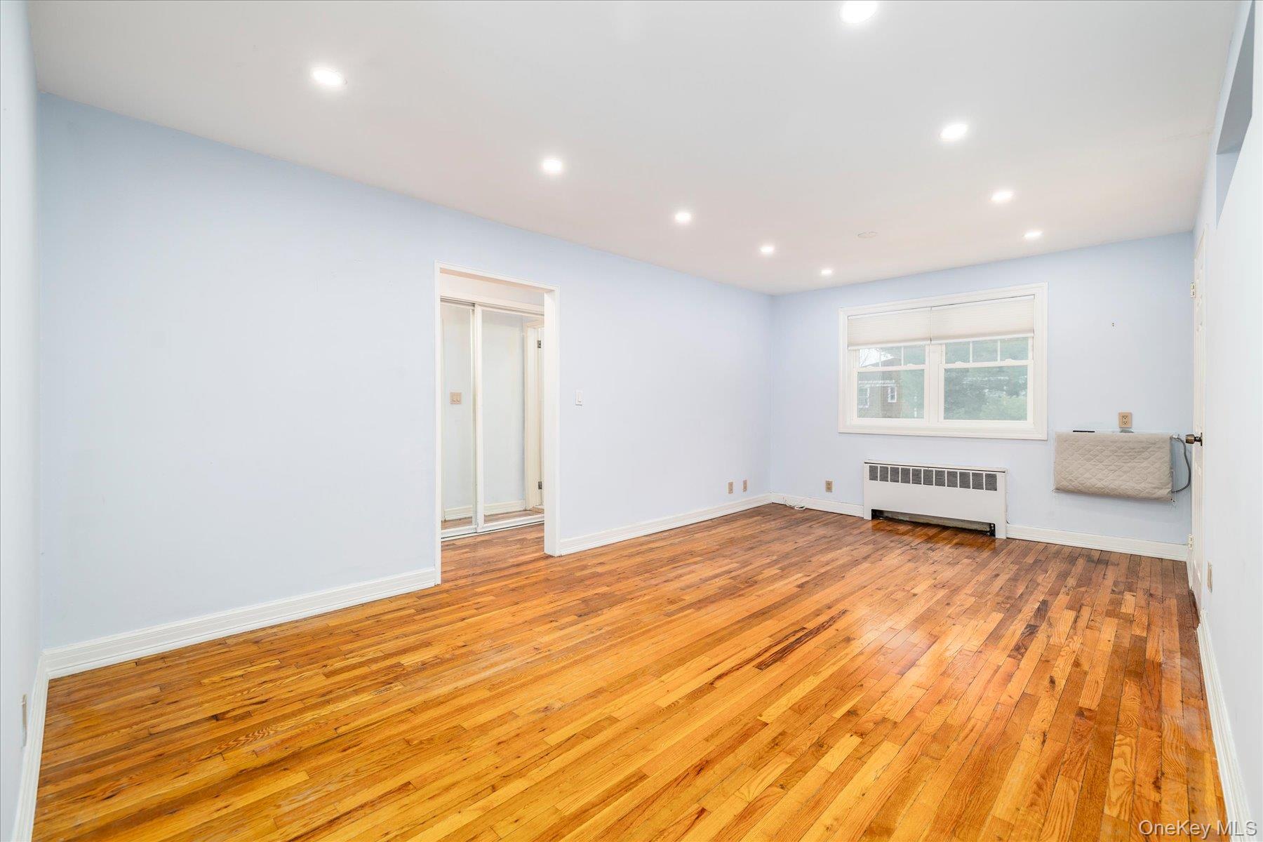 #8 photo, 22930 Kingsbury Avenue, Oakland Gardens , NY 11364