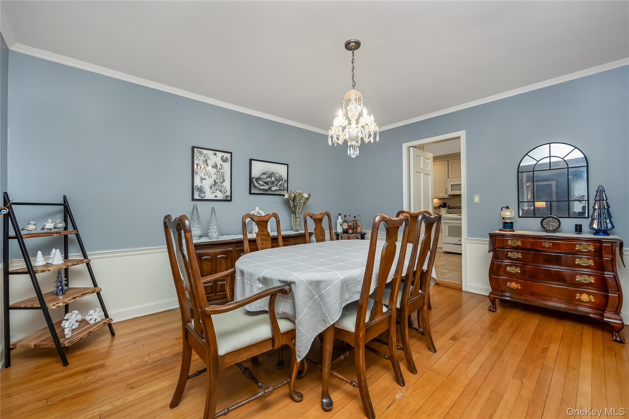 #4 photo, 28 Lincoln Avenue, מחוז נסאו Massapequa , NY 11758