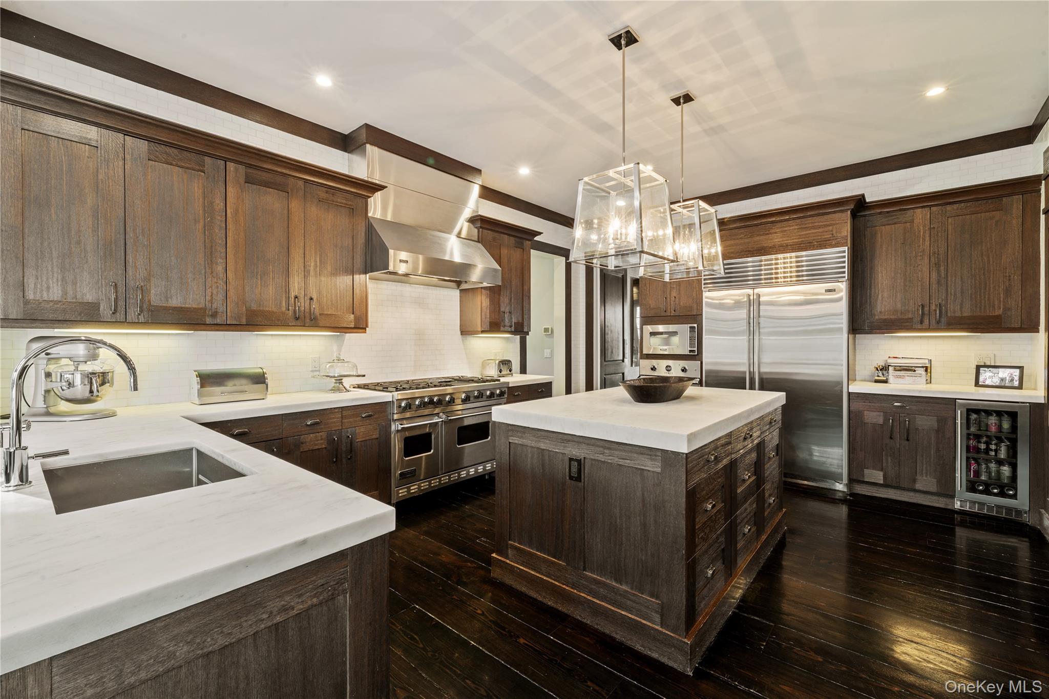 #19 photo, 8 Serenite Lane, 롱 아일랜드 Muttontown , NY 11791