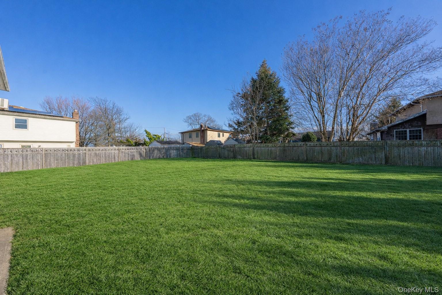 #16 photo, 40 E Lincoln Avenue, 롱 아일랜드 Massapequa , NY 11758