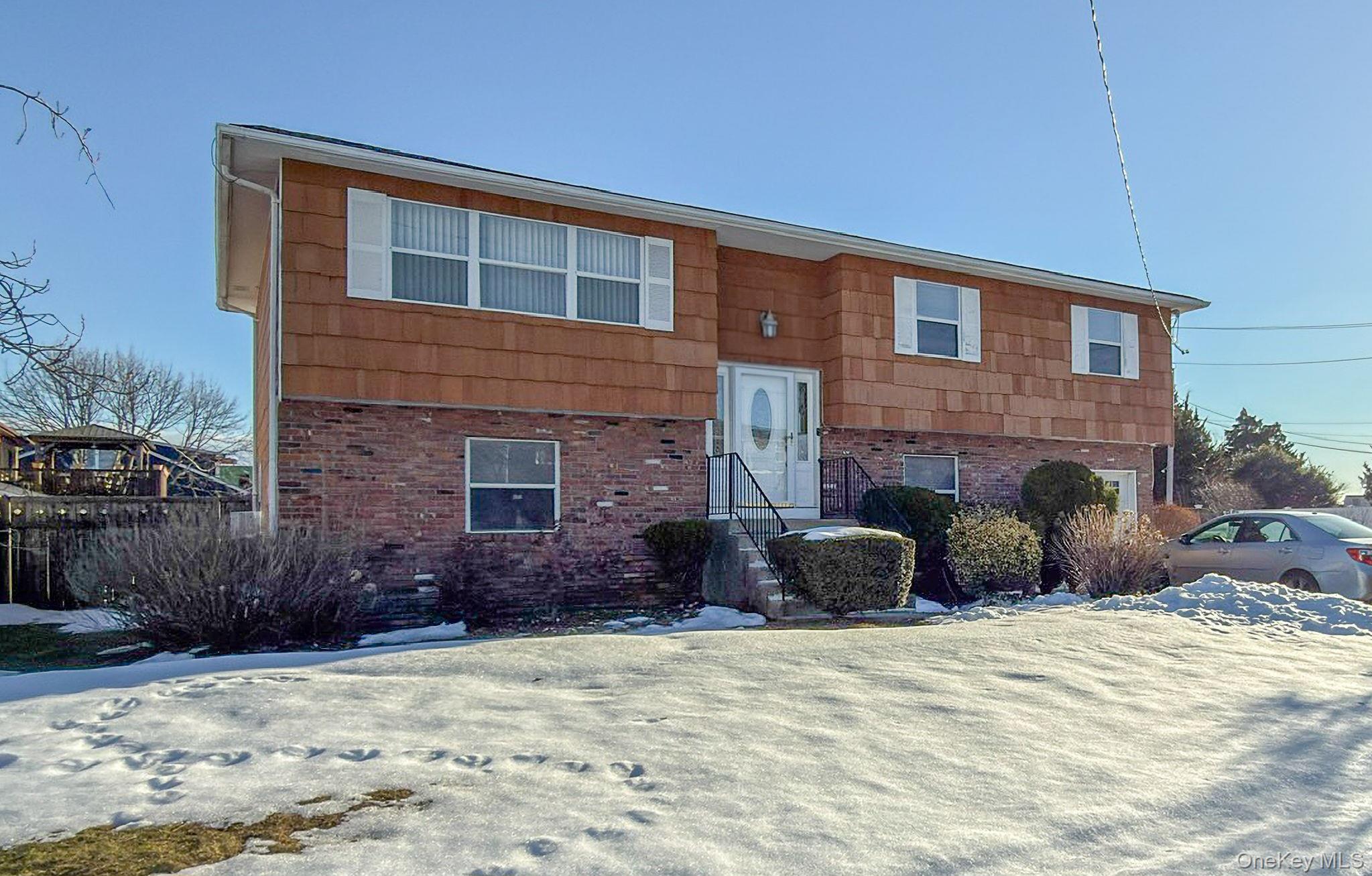 #2 photo, 40 E Lincoln Avenue, 롱 아일랜드 Massapequa , NY 11758