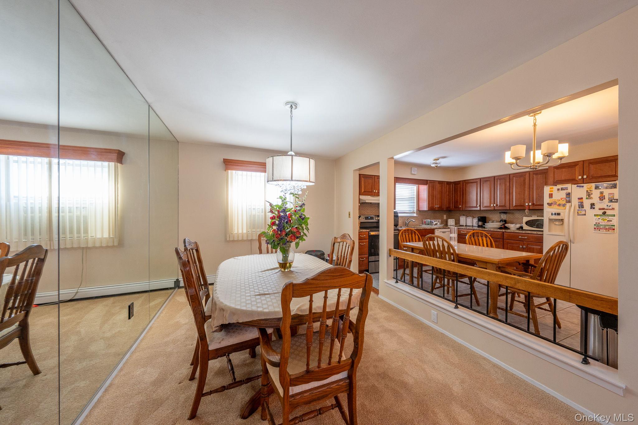 #6 photo, 40 E Lincoln Avenue, 롱 아일랜드 Massapequa , NY 11758