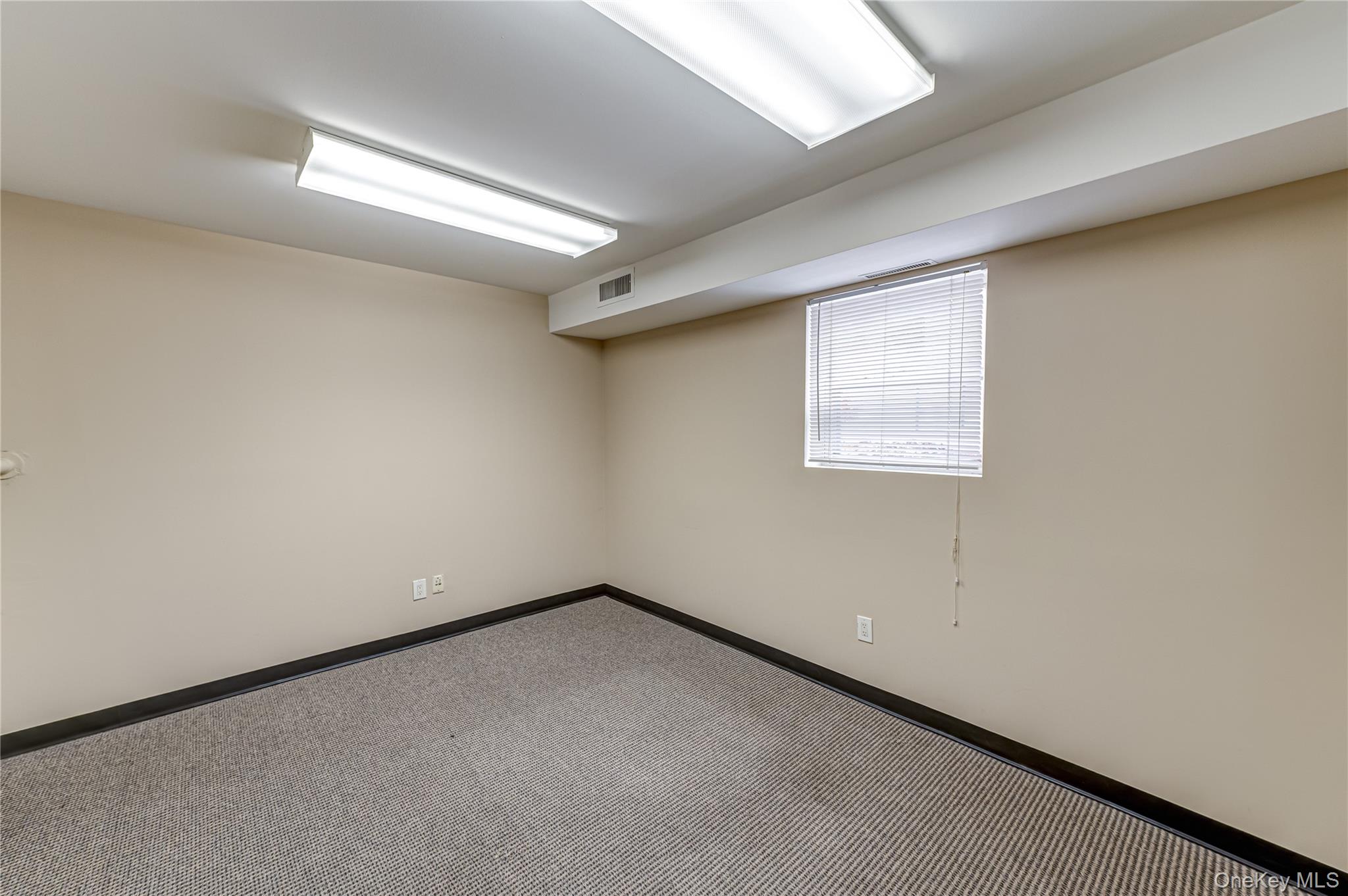 #20 photo, 48 Elm Street, Huntington , NY 11743