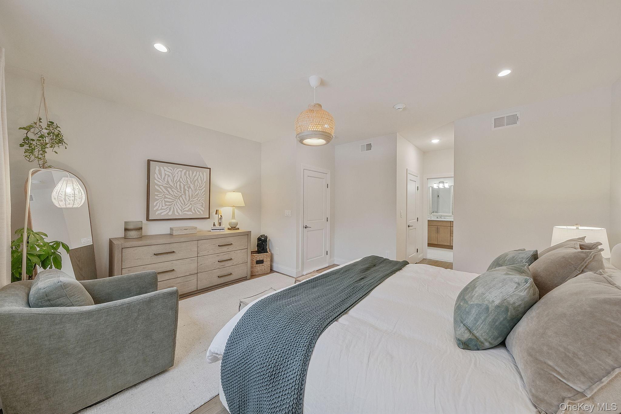 #16 photo, 59 Farm Acre Circle, Mount Sinai , NY 11766