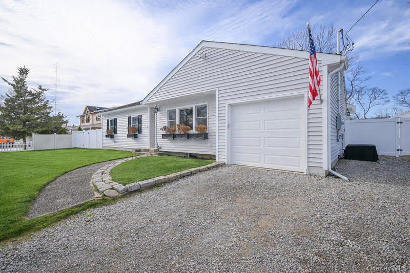 #2 photo, 501 Johnson Avenue, सफ़ोक काउंटी Ronkonkoma , NY 11779