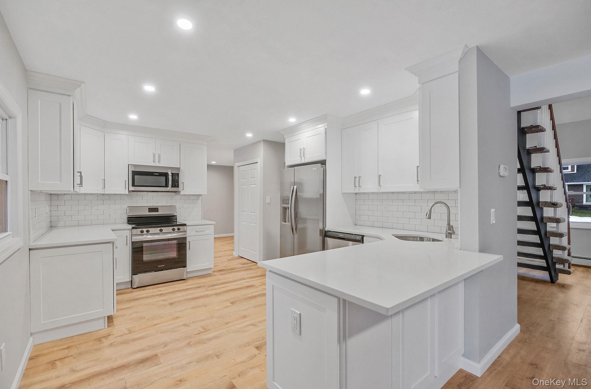 #11 photo, 38 Clymer Street, সাফোক কাউন্টি Port Jefferson , NY 11776