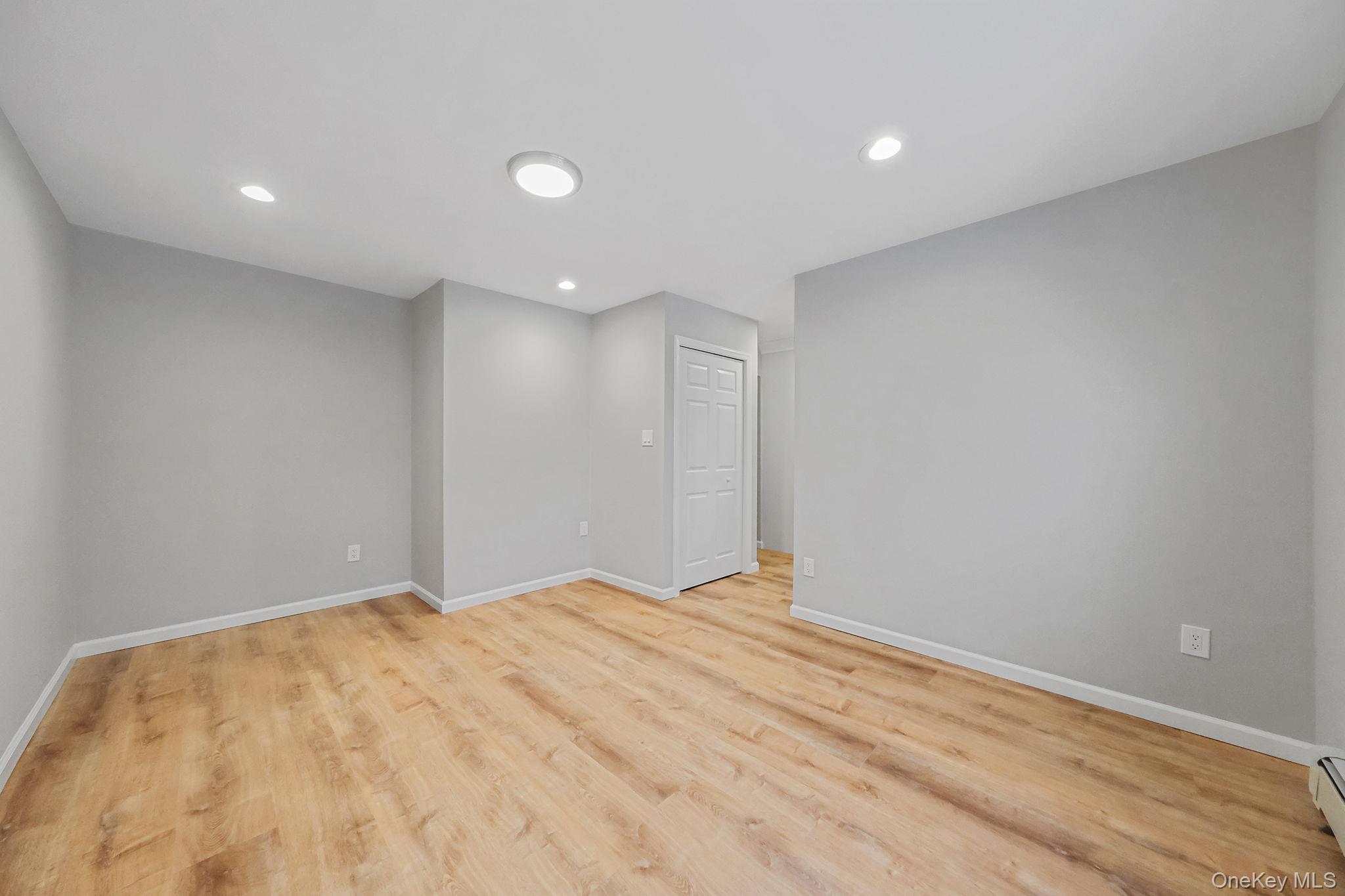 #16 photo, 38 Clymer Street, সাফোক কাউন্টি Port Jefferson , NY 11776