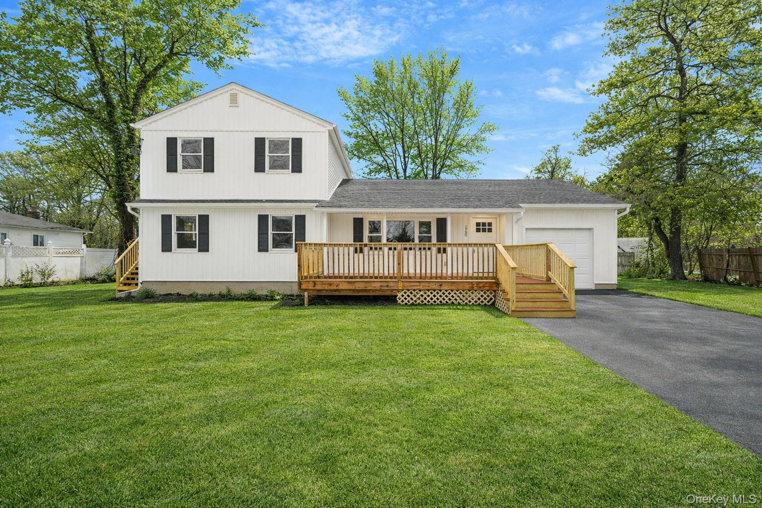 #1 photo, 1730 Heckscher Avenue, Bay Shore , NY 11706