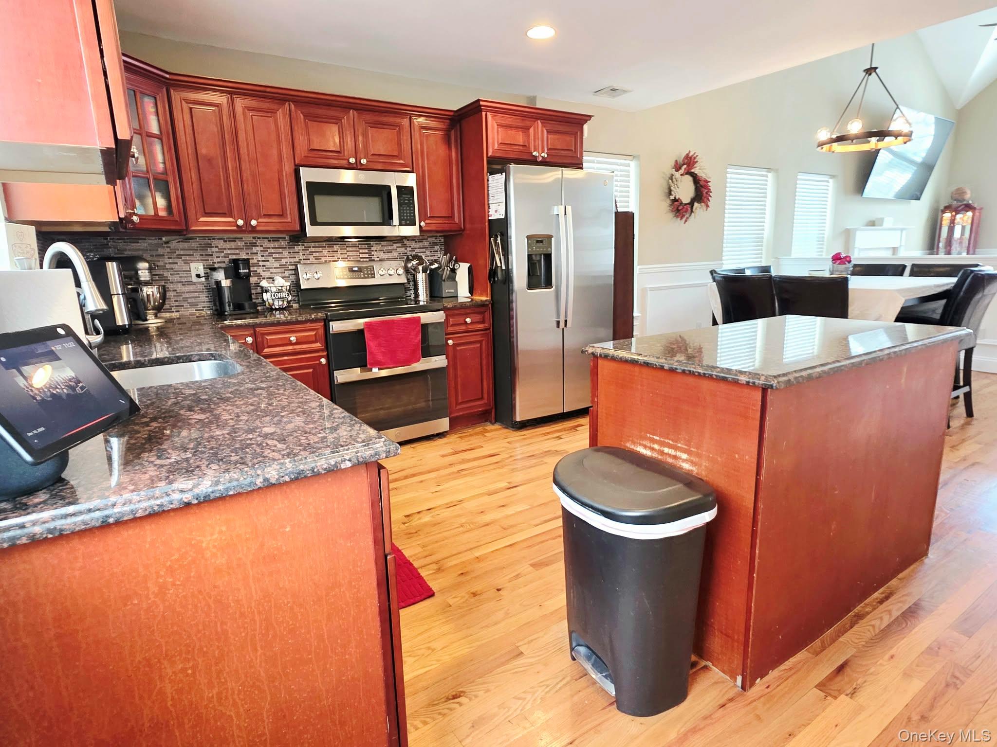 #14 photo, 131 Forrest Avenue, Shirley , NY 11967